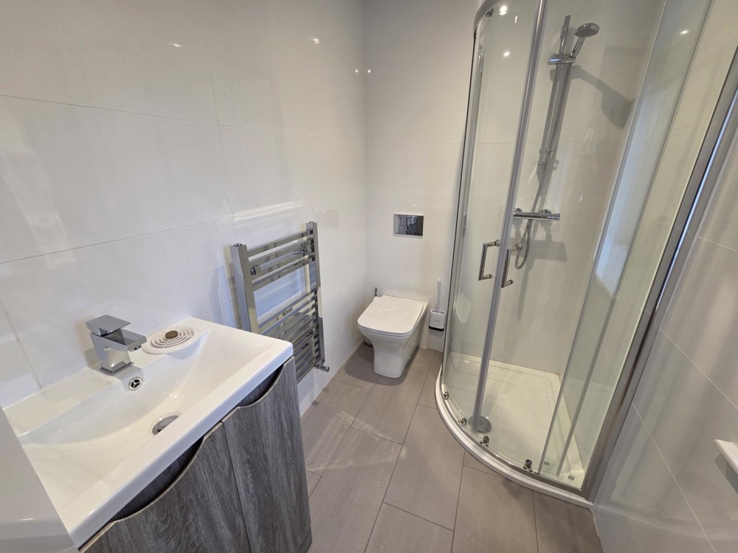 6 bedroom House in Lodge Lane, Liversedge