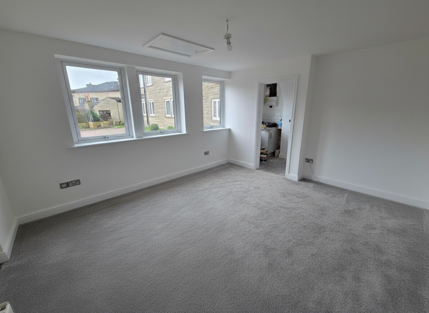 6 bedroom House in Lodge Lane, Liversedge