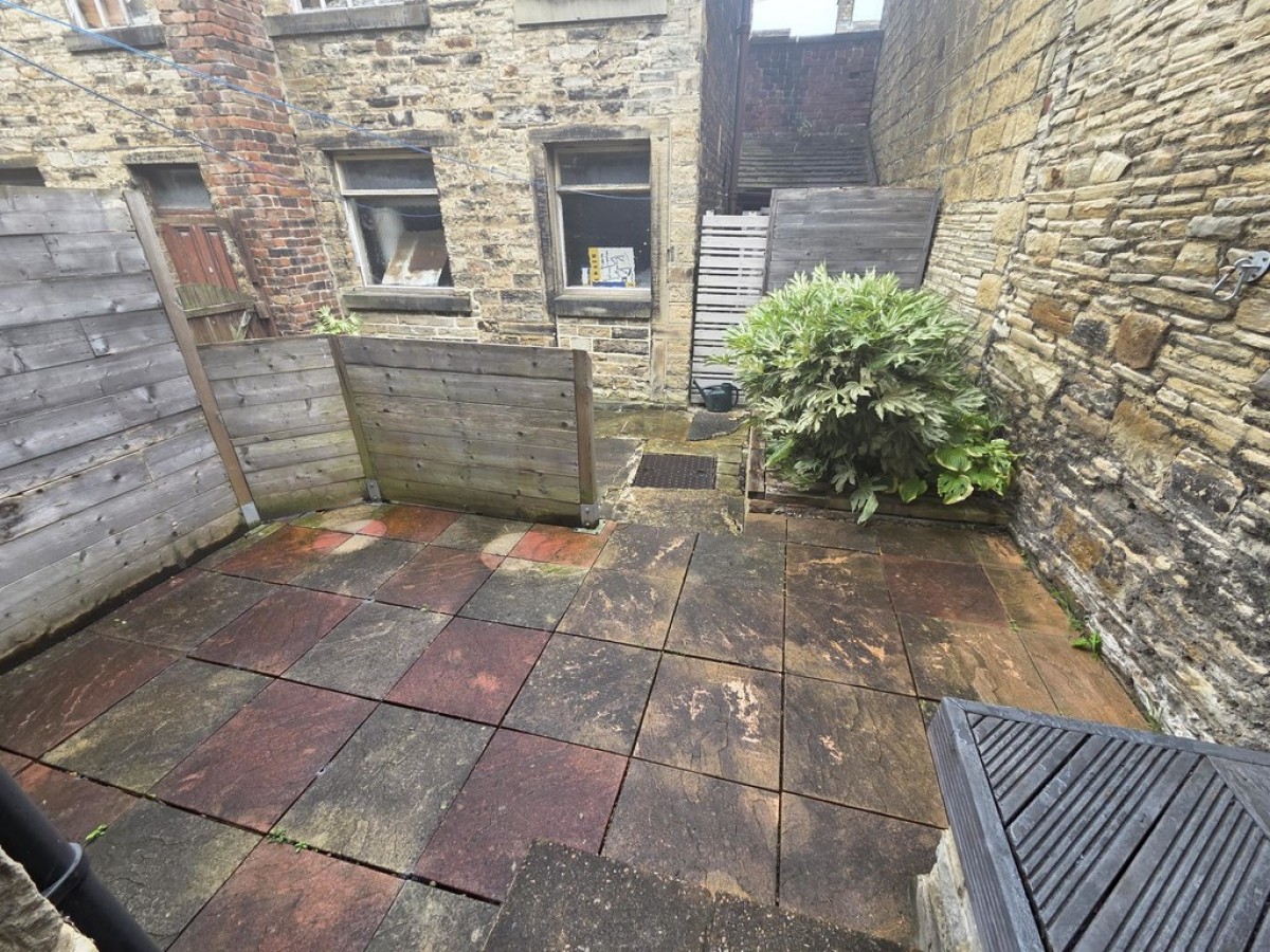 New Street, Kirkheaton