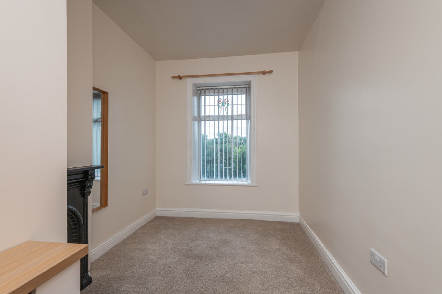 2 bedroom House for Sale Scar Lane, Golcar, Huddersfield