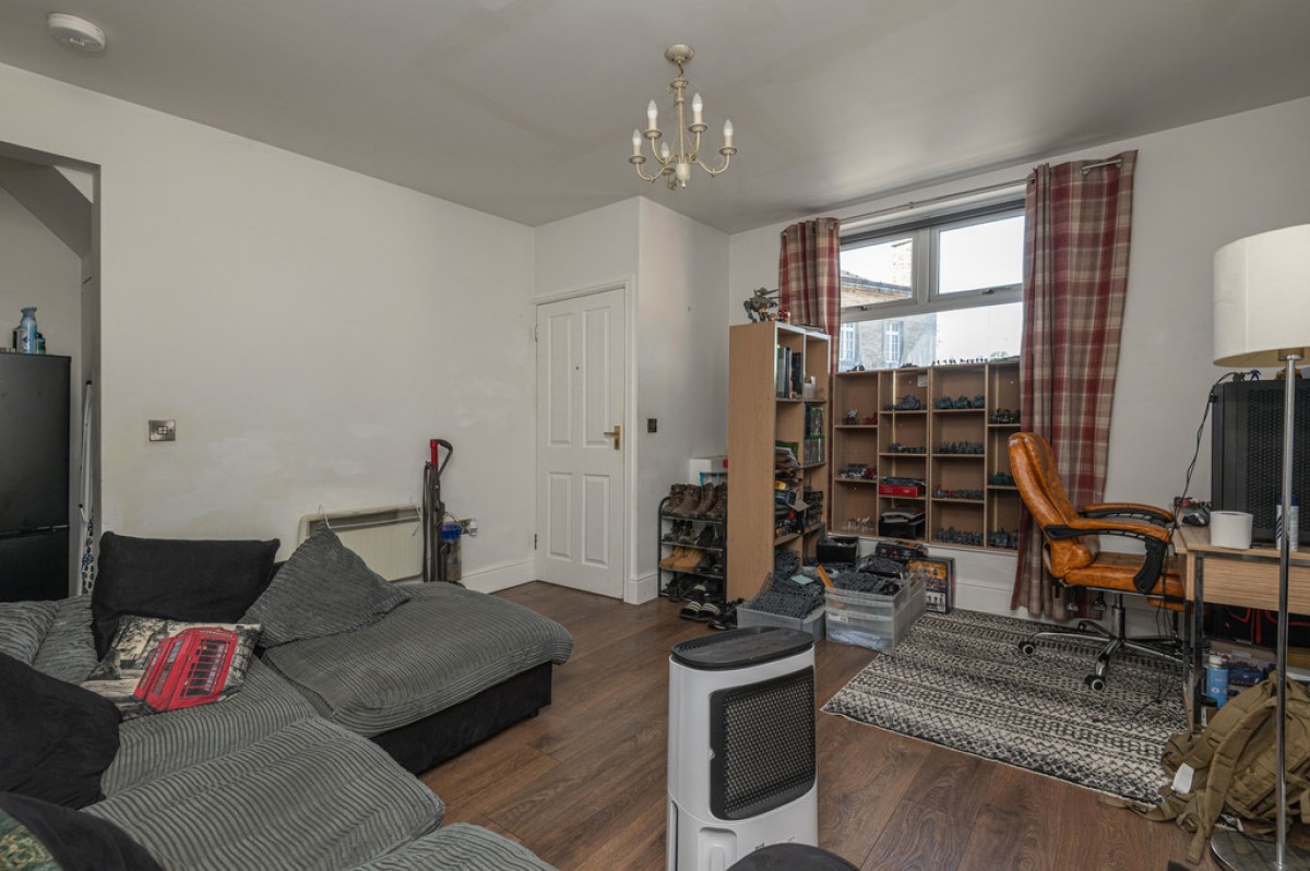 North Road, Kirkburton