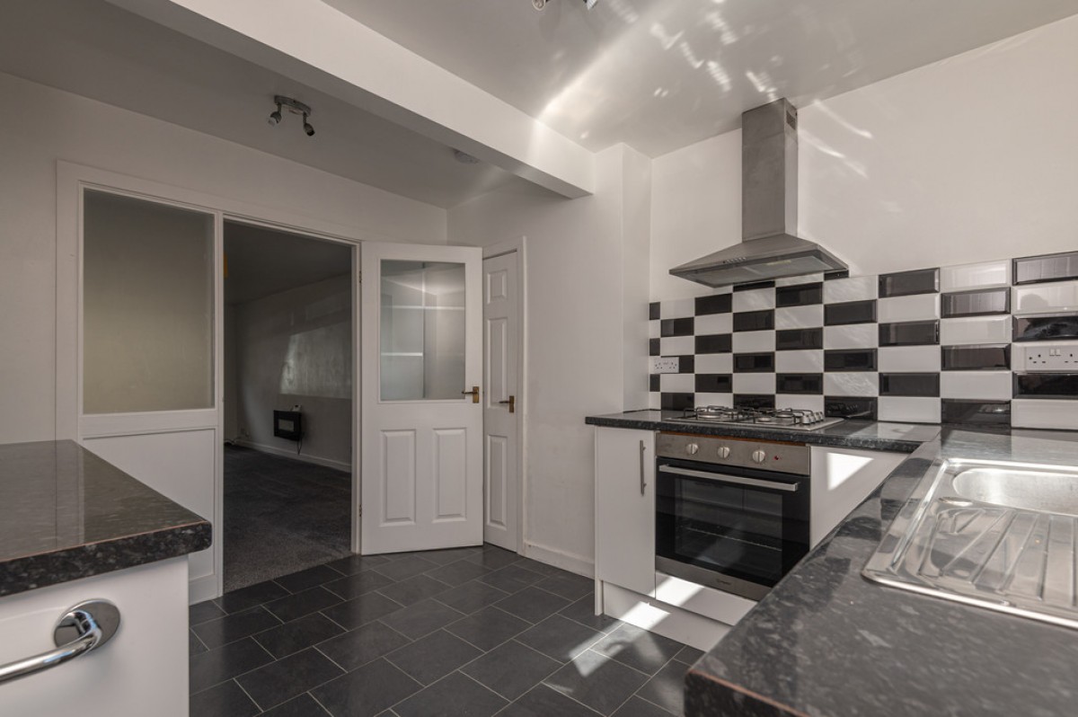 Deighton Road, Deighton