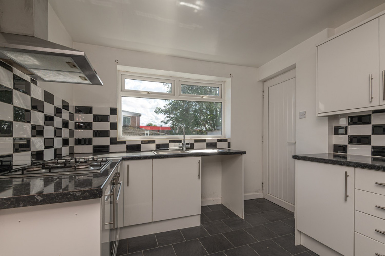 Deighton Road, Deighton