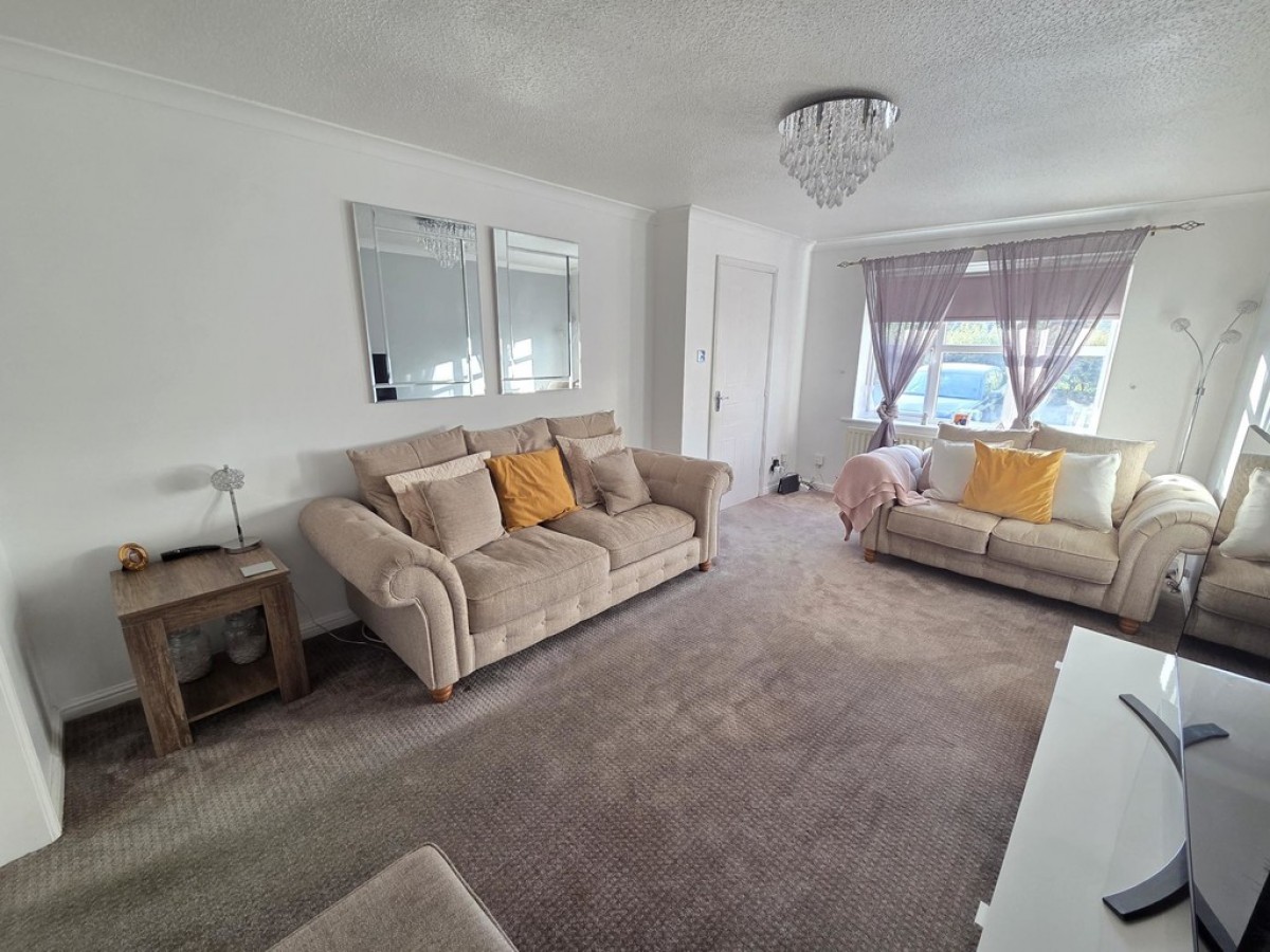 Greenfield Crescent, Grange Moor