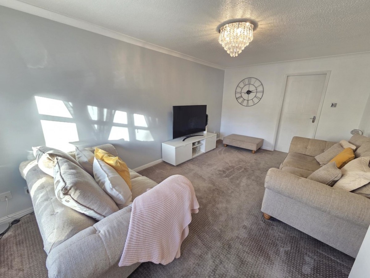 Greenfield Crescent, Grange Moor