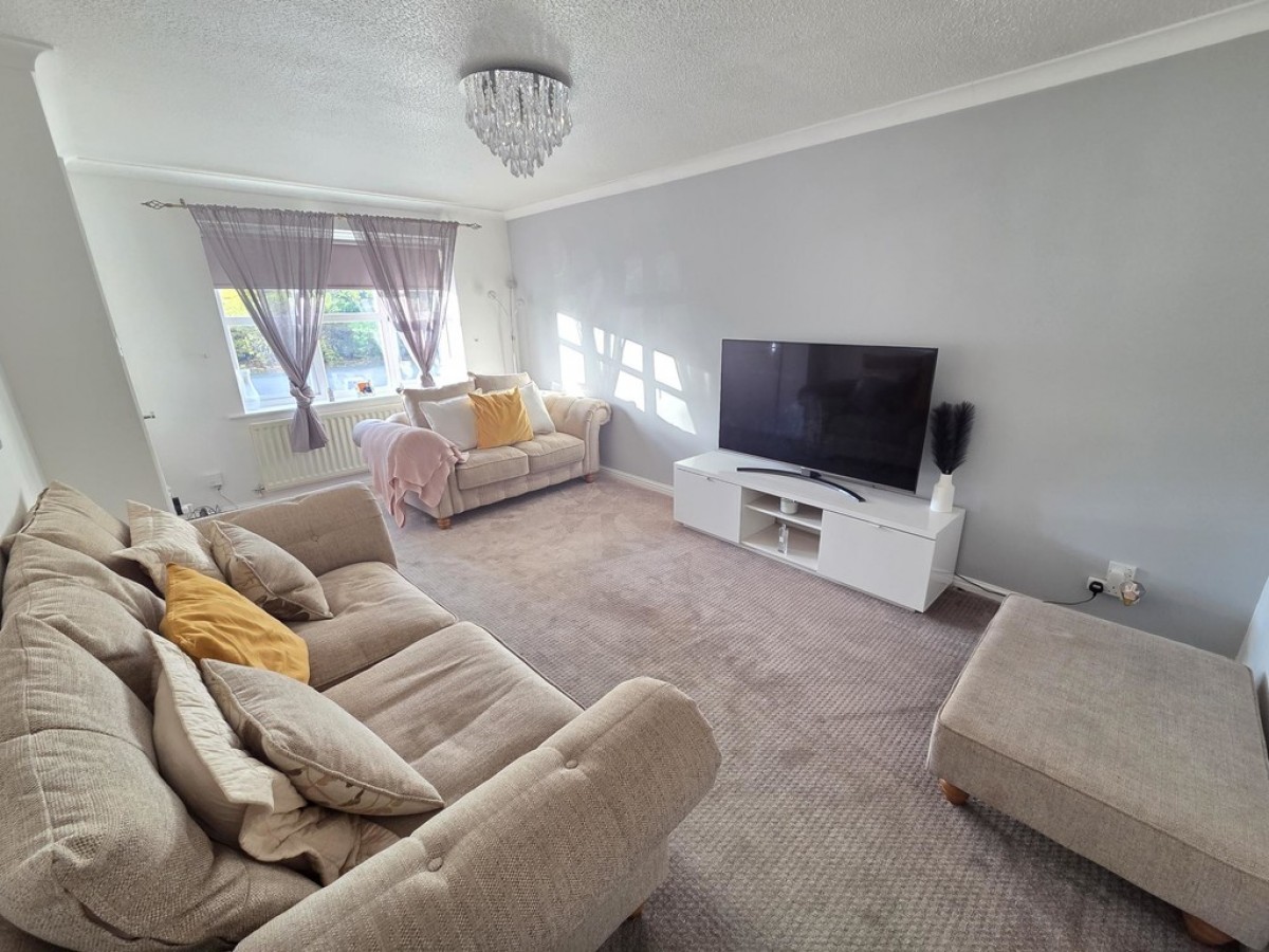 Greenfield Crescent, Grange Moor