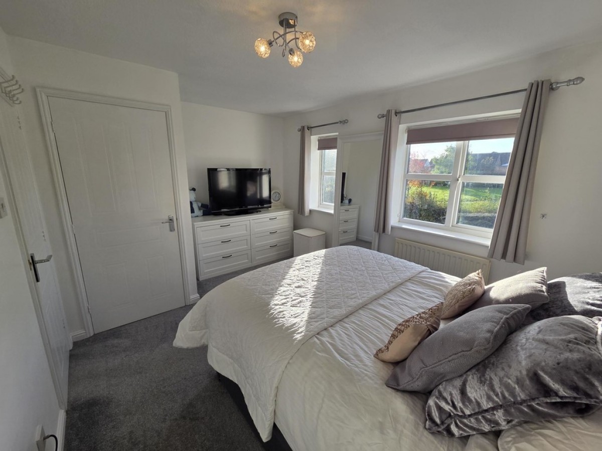 Greenfield Crescent, Grange Moor