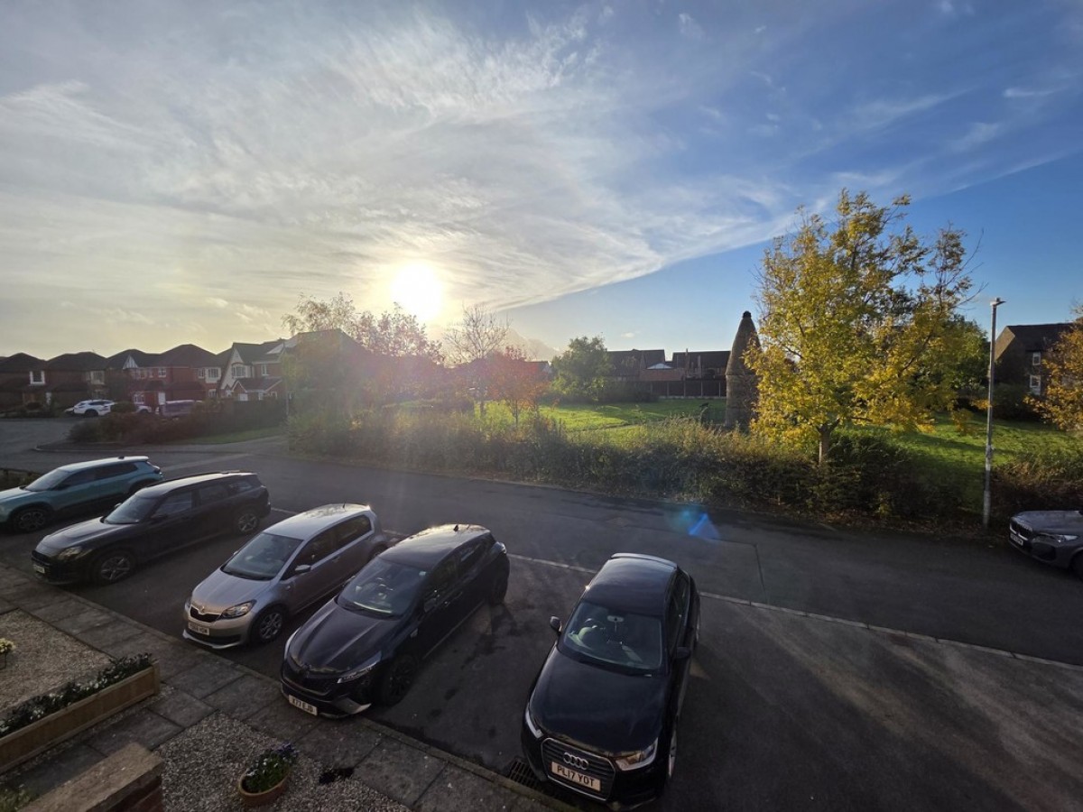 Greenfield Crescent, Grange Moor