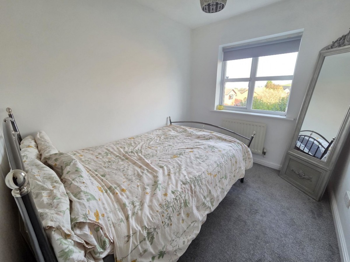 Greenfield Crescent, Grange Moor