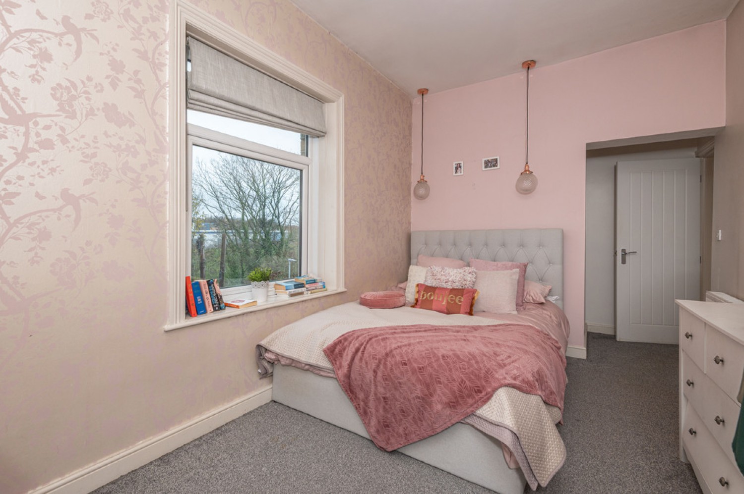 2 bedroom House in Dalton Bank Road, Colne Bridge