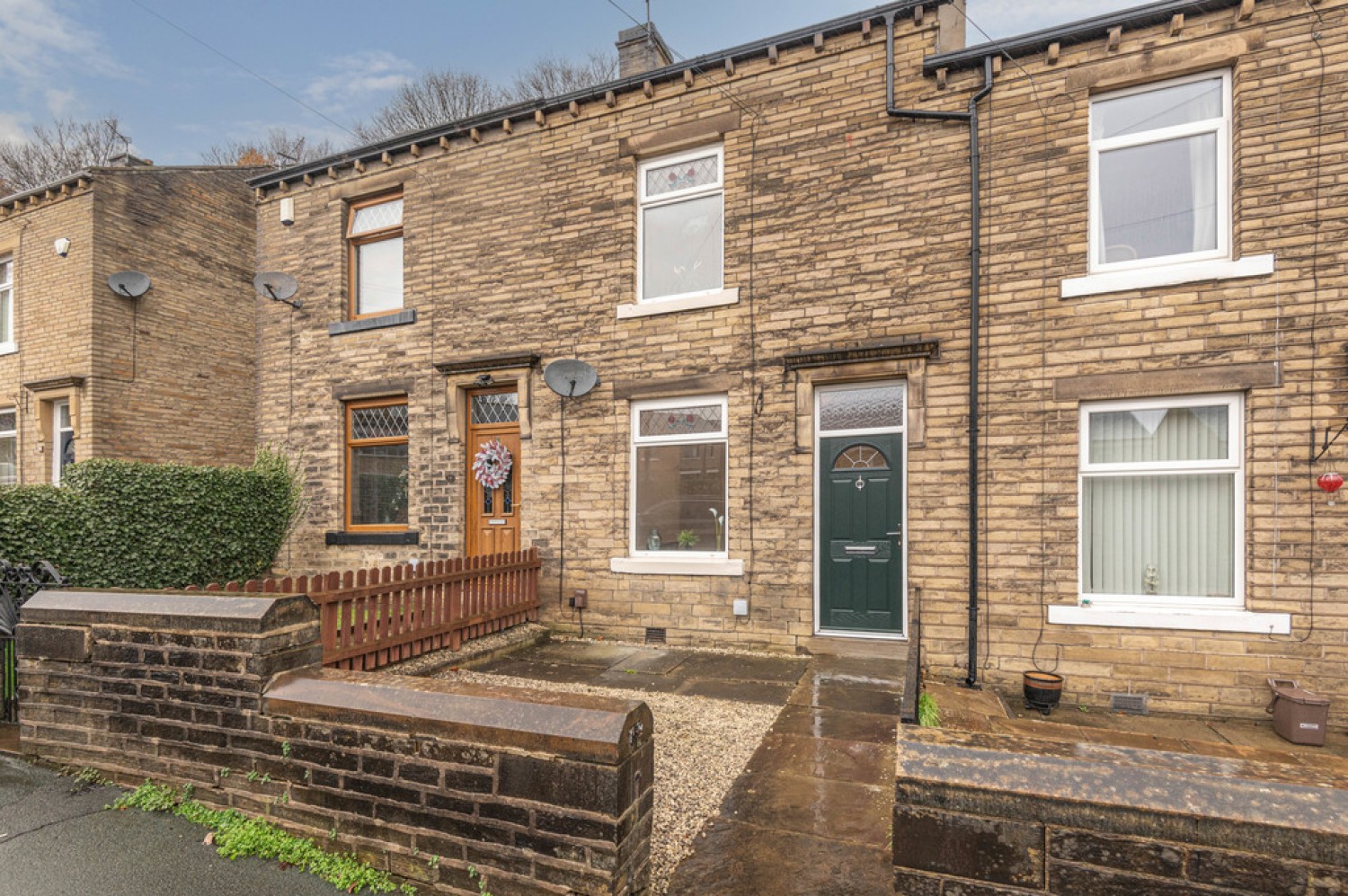 2 bedroom House for Sale Smithy Carr Lane, Brighouse