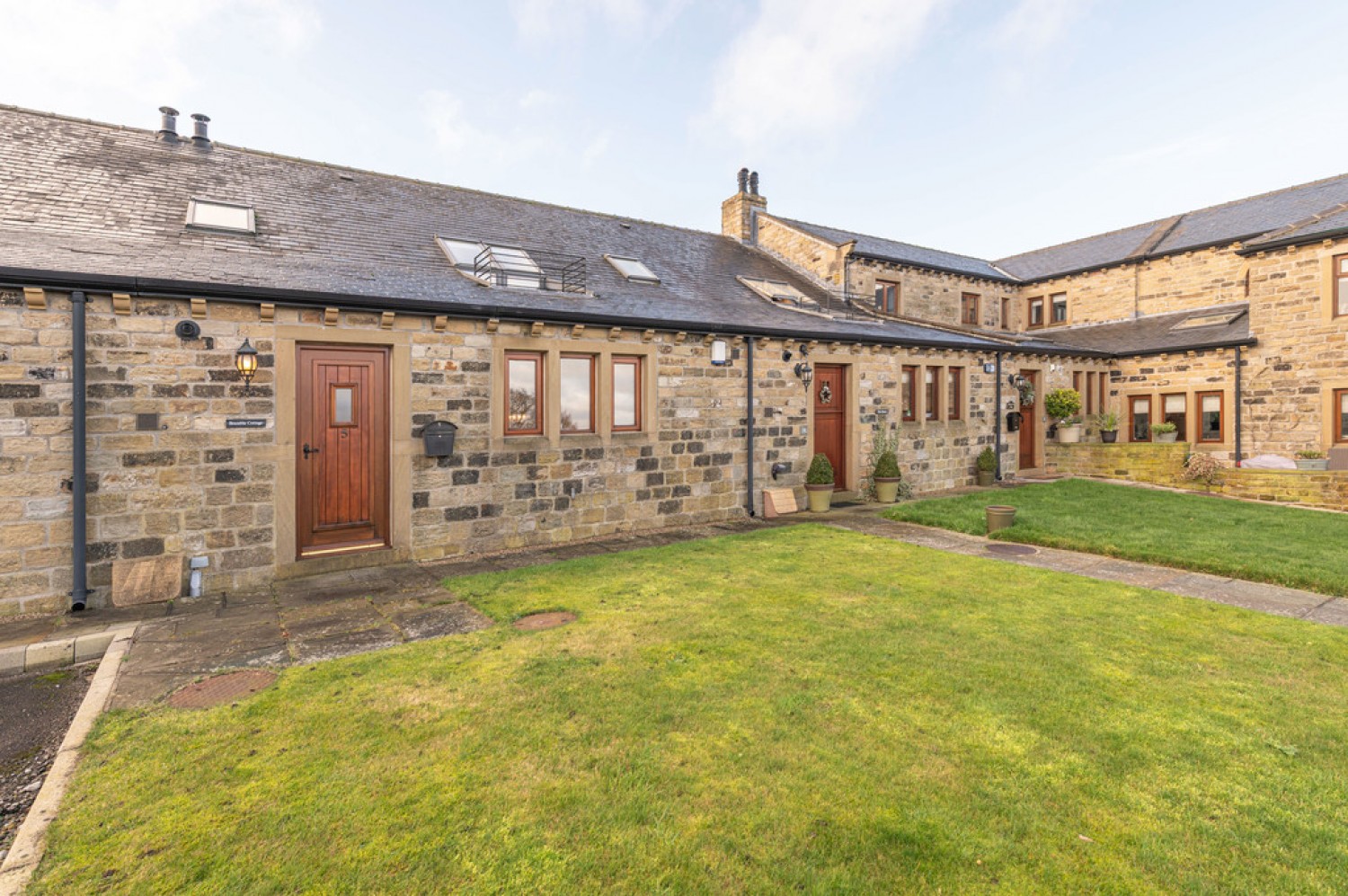 3 bedroom House for Sale Moorfield Farm, Honley