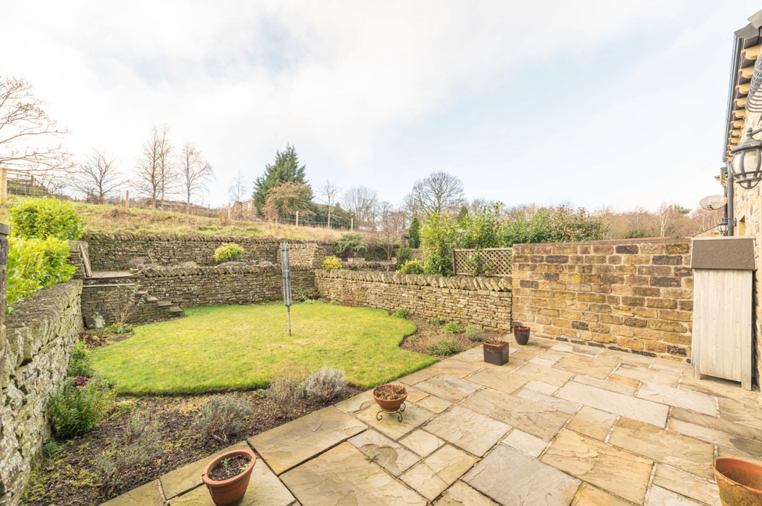 3 bedroom House for Sale Moorfield Farm, Honley