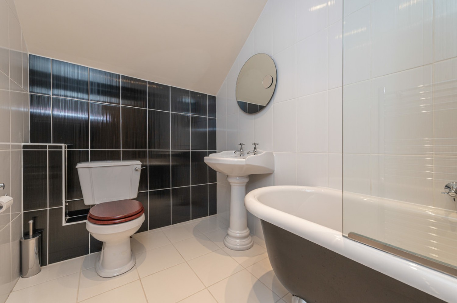 3 bedroom House for Sale Moorfield Farm, Honley