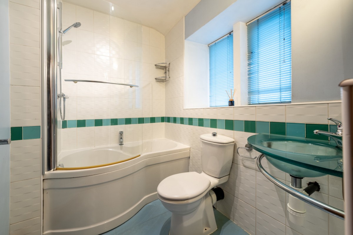 New Hey Road, Outlane