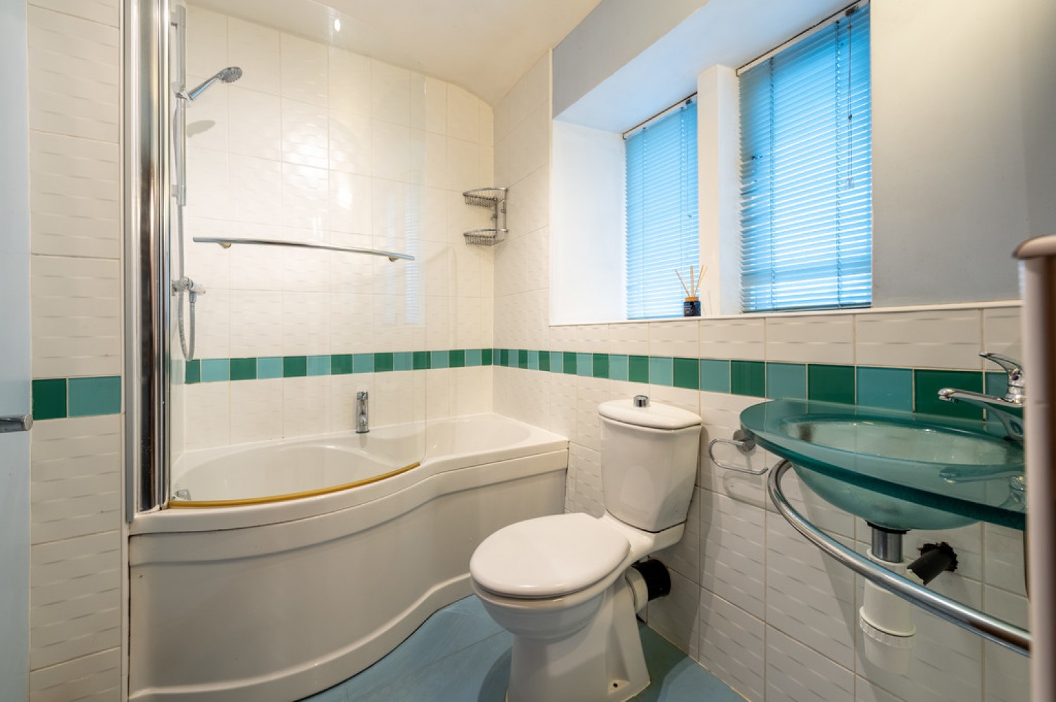 2 bedroom House in New Hey Road, Outlane