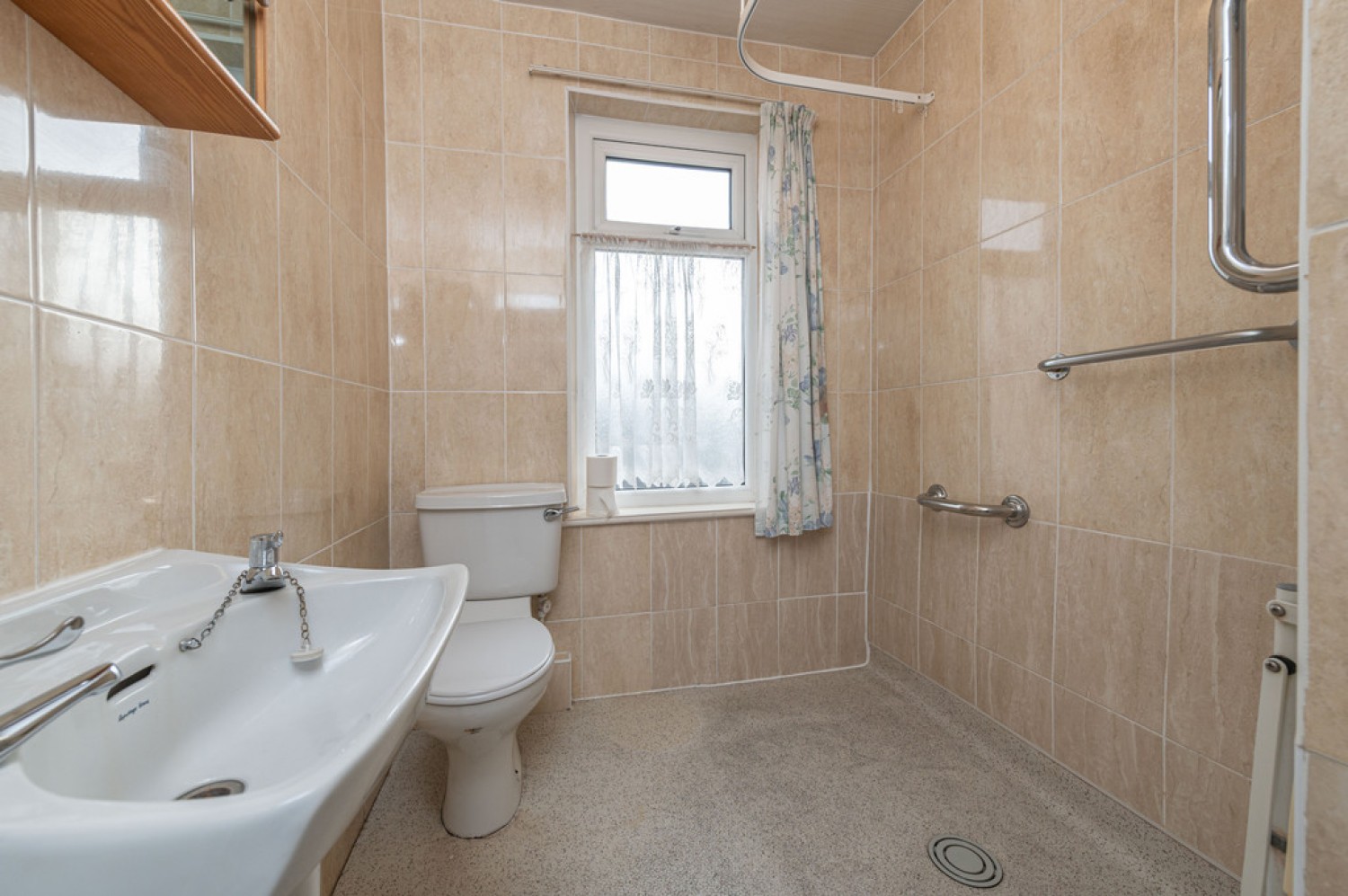 3 bedroom House in Ingfield Avenue, Dalton