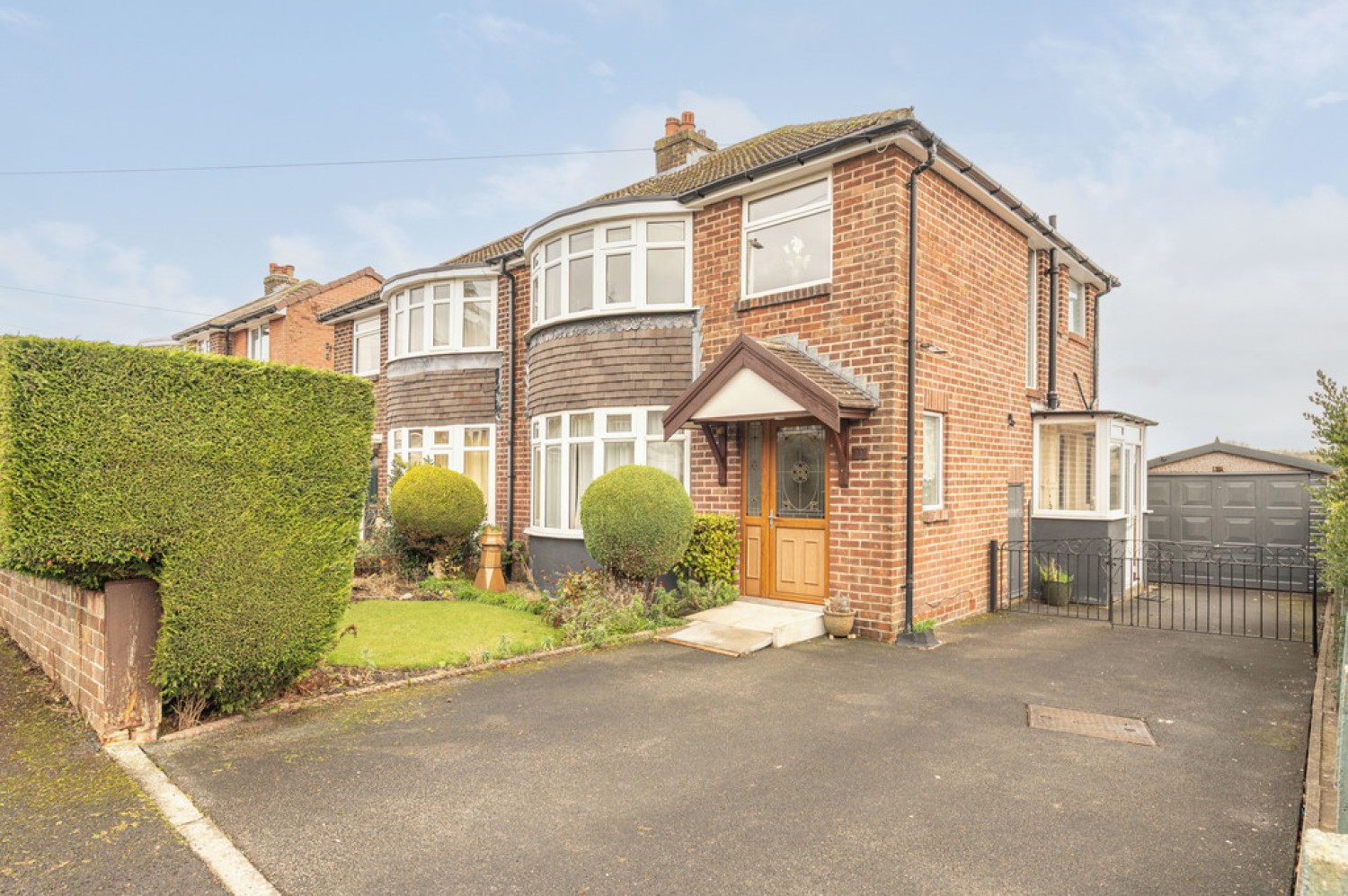 3 bedroom House in Hebble Mount, Meltham