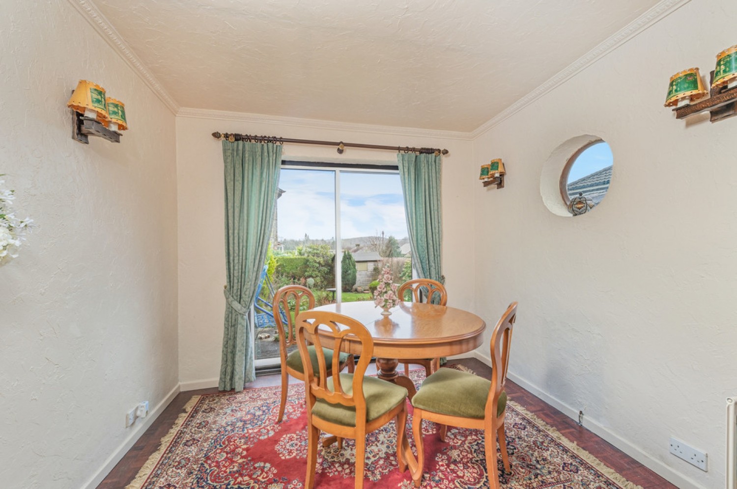 3 bedroom House in Hebble Mount, Meltham