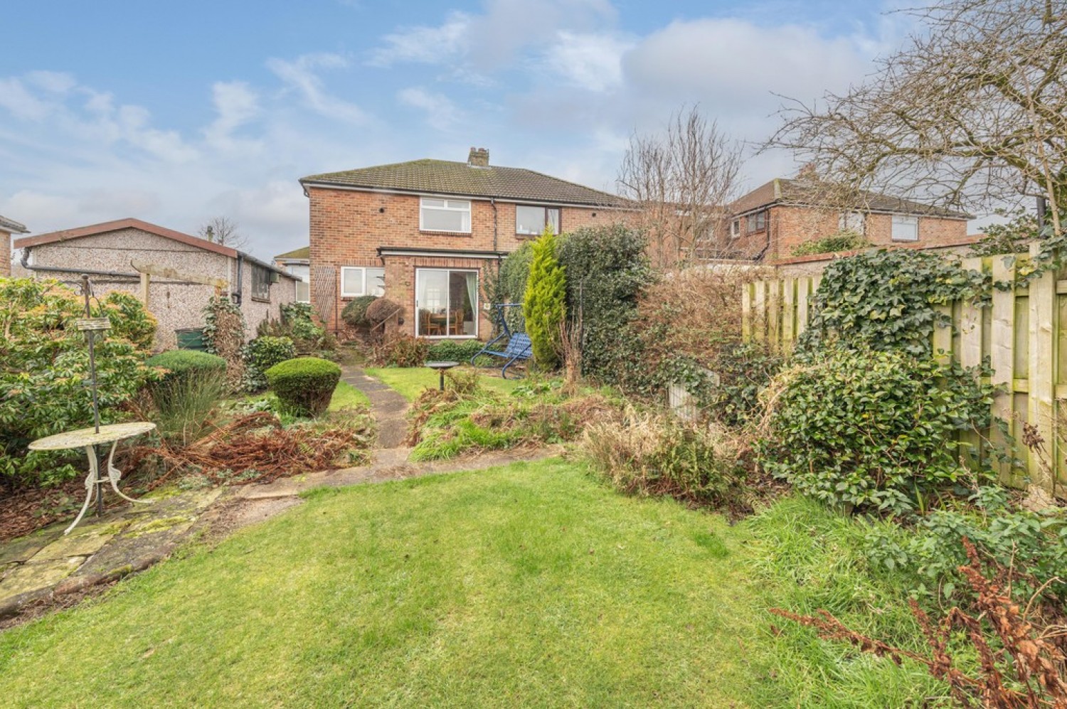 3 bedroom House in Hebble Mount, Meltham