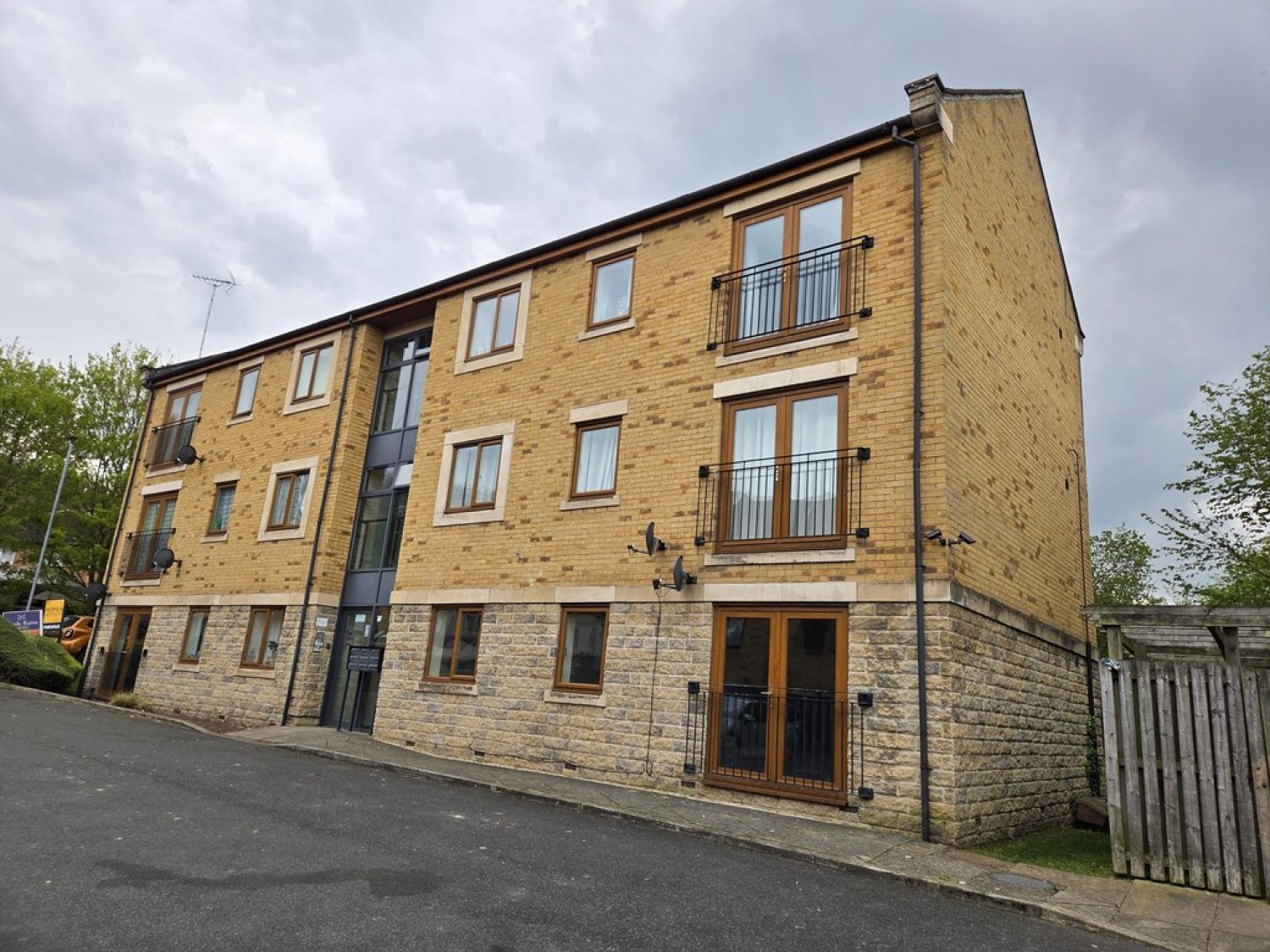 2 bedroom Flat for Letting Greenlea COurt, Dalton