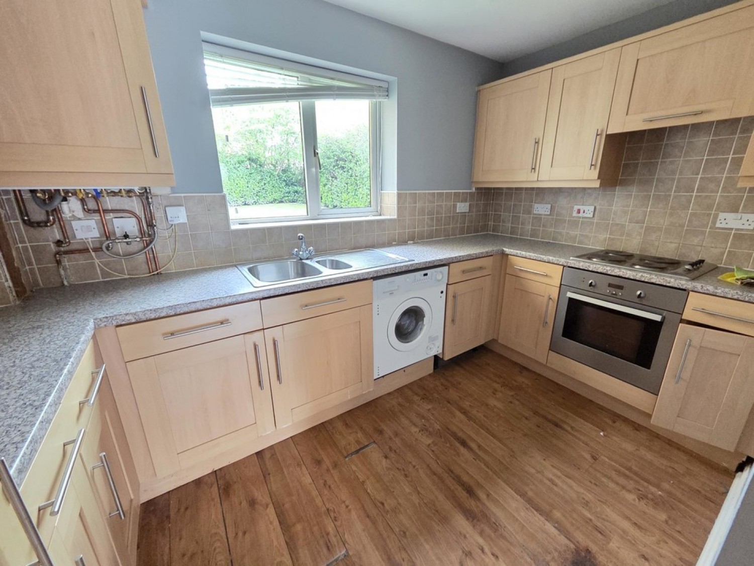 2 bedroom Flat for Letting Greenlea COurt, Dalton