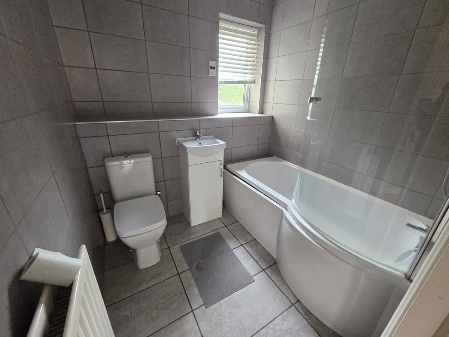 2 bedroom Flat for Letting Greenlea COurt, Dalton