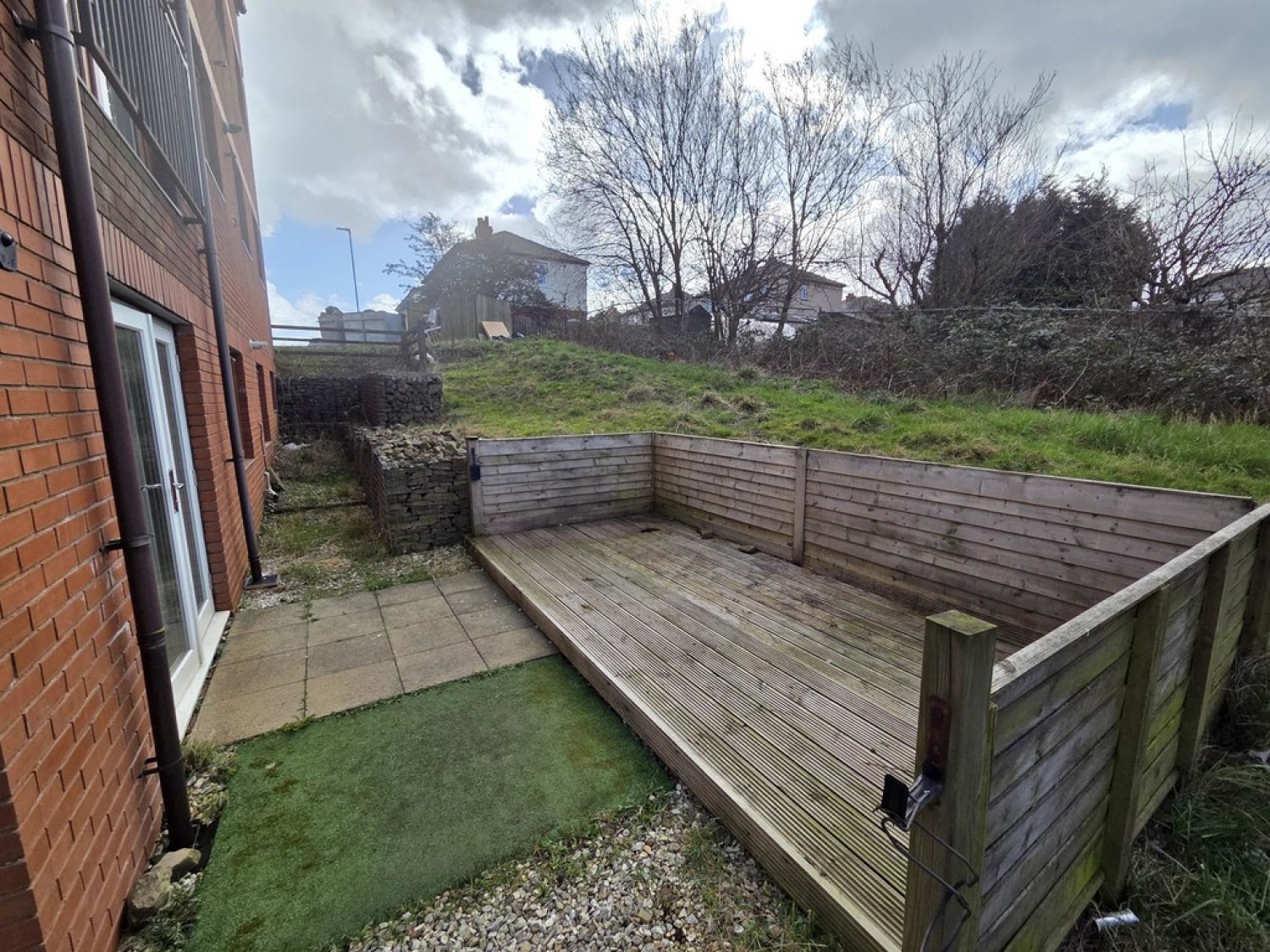 2 bedroom Flat for Letting Georgia View, Ainley Top