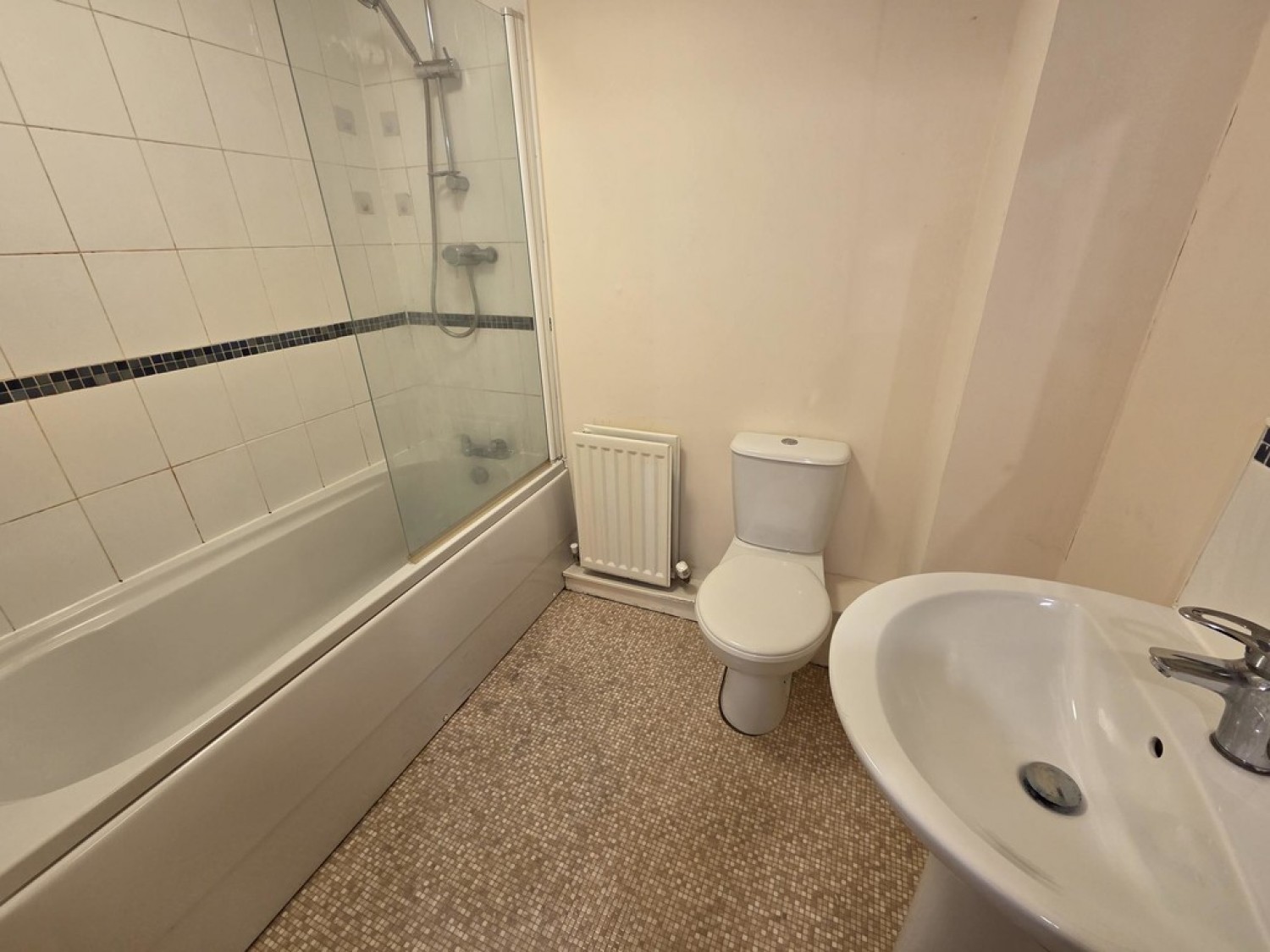 2 bedroom Flat for Letting Georgia View, Ainley Top