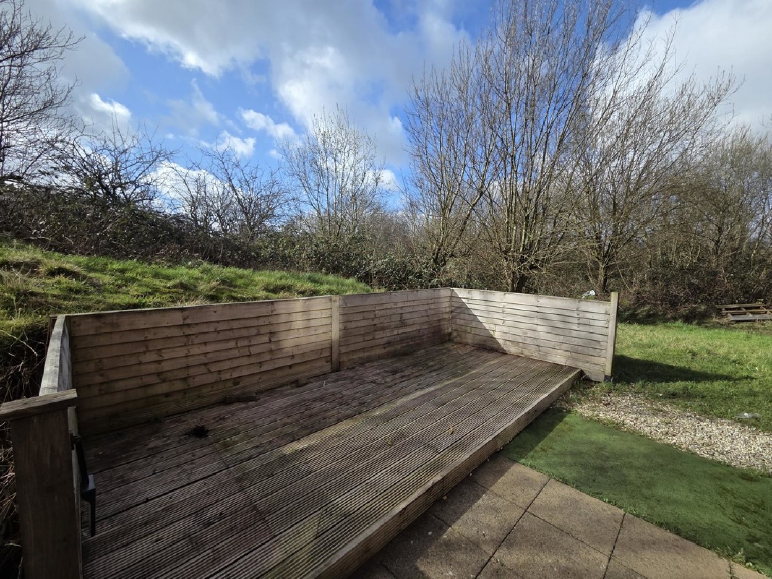 2 bedroom Flat for Letting Georgia View, Ainley Top