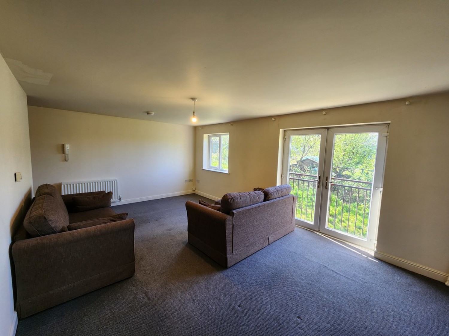 2 bedroom Flat for Letting Georgia View, Ainley Top