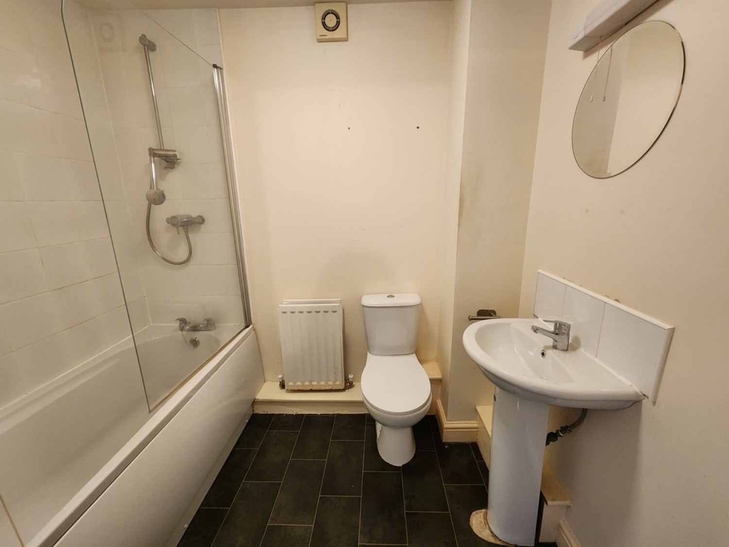 2 bedroom Flat for Letting Georgia View, Ainley Top