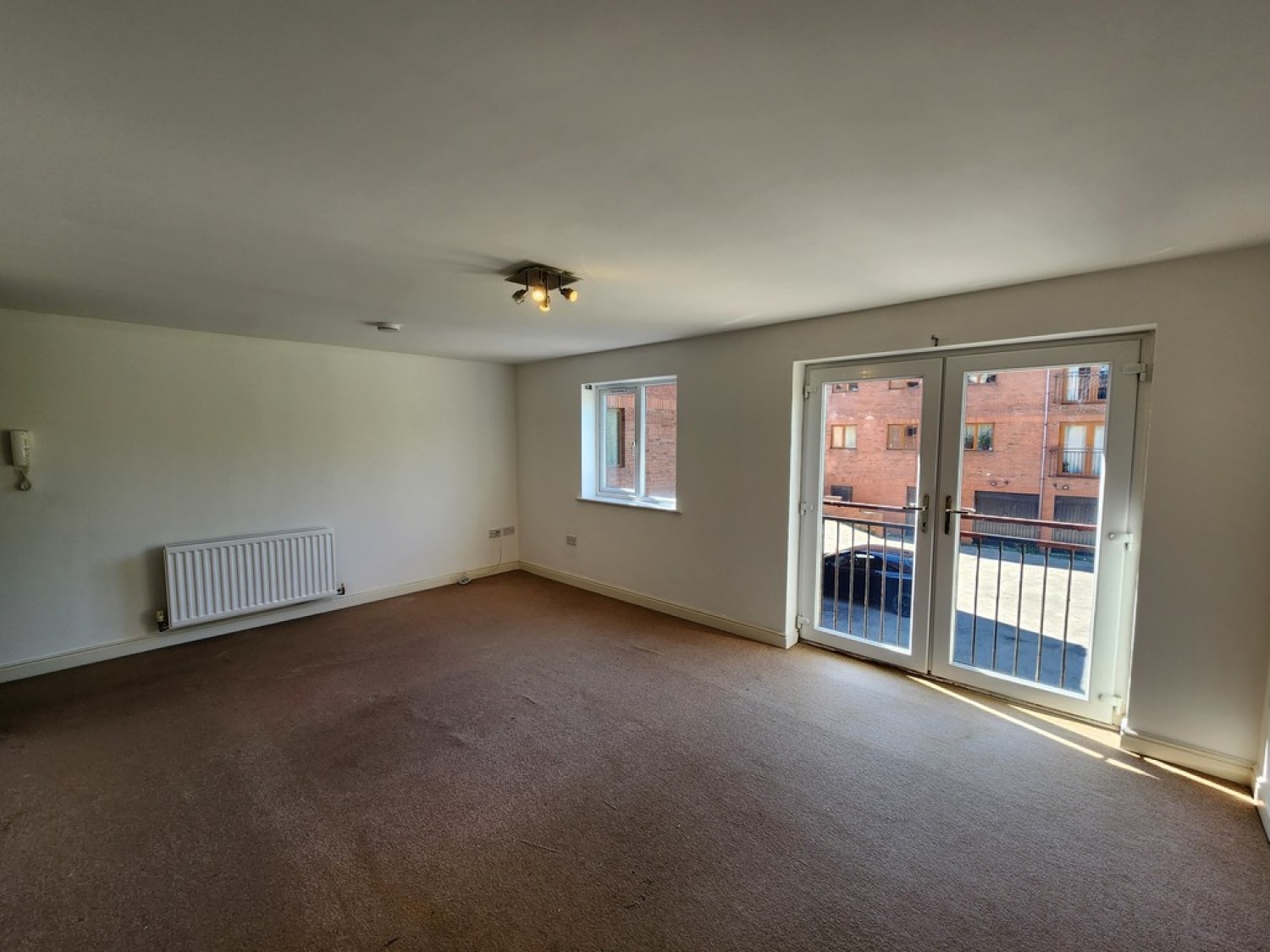 2 bedroom Flat for Letting Georgia View, Ainley Top