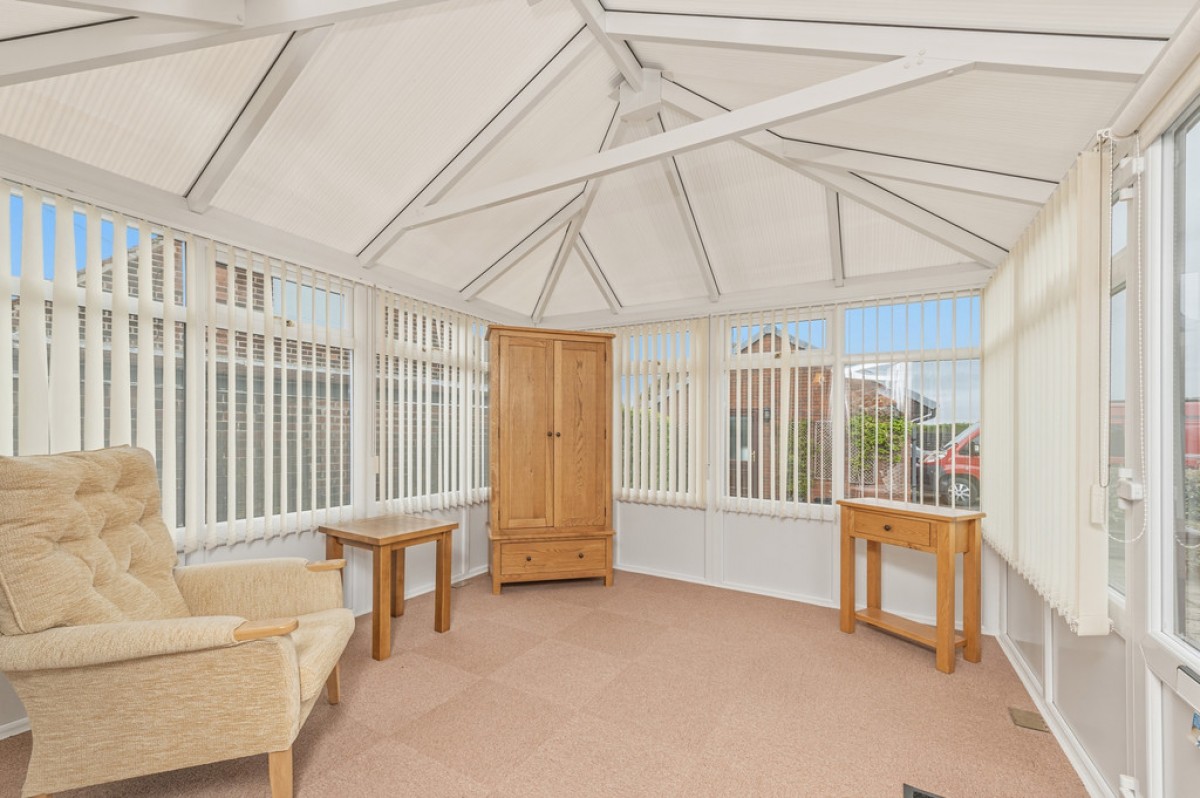 St Johns Court, Lepton