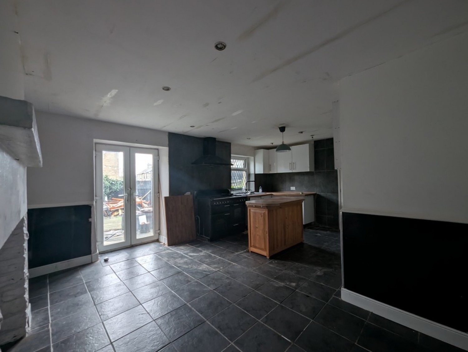 3 bedroom House for Sale Halifax Road, Brighouse