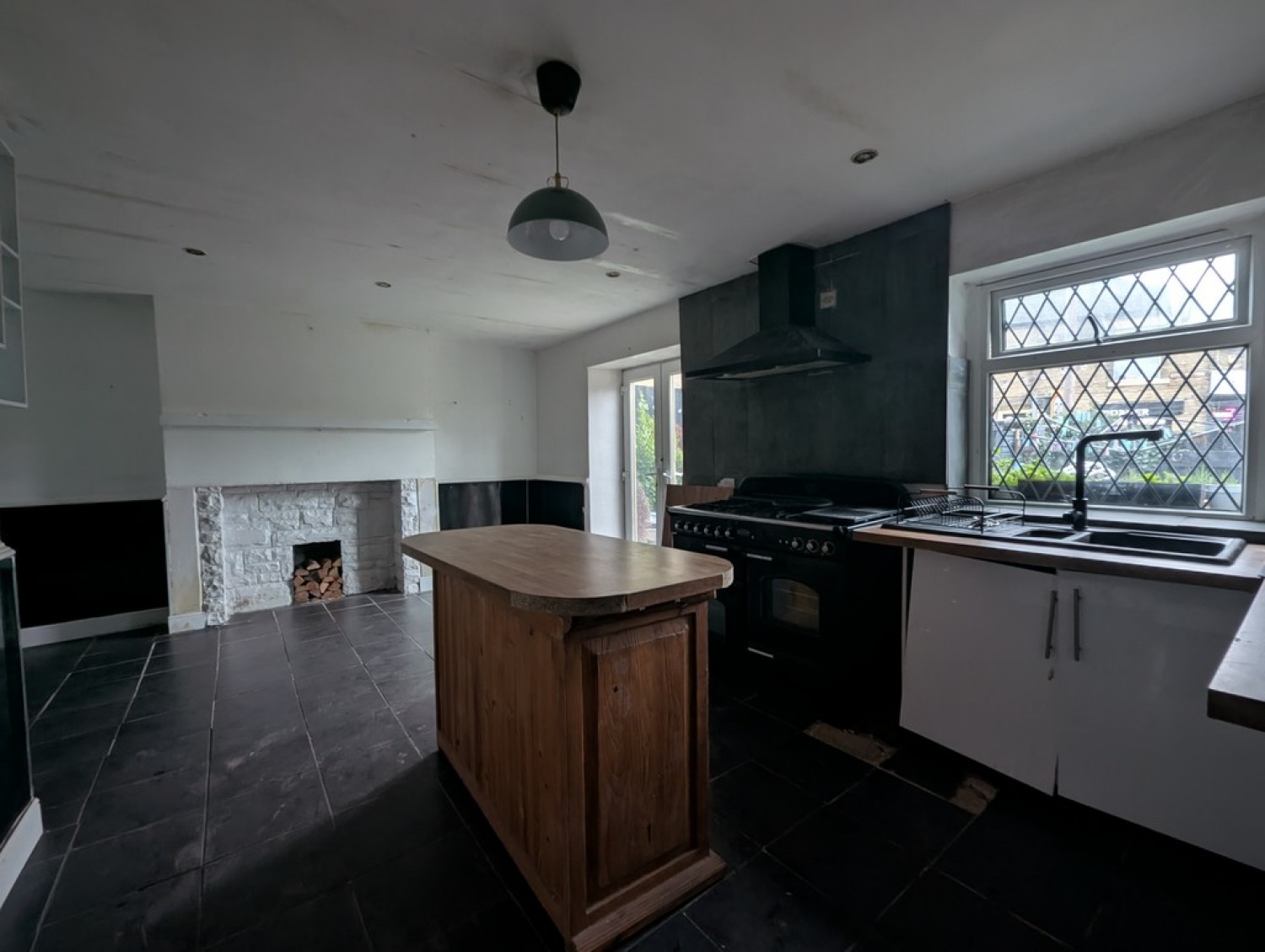 3 bedroom House for Sale Halifax Road, Brighouse