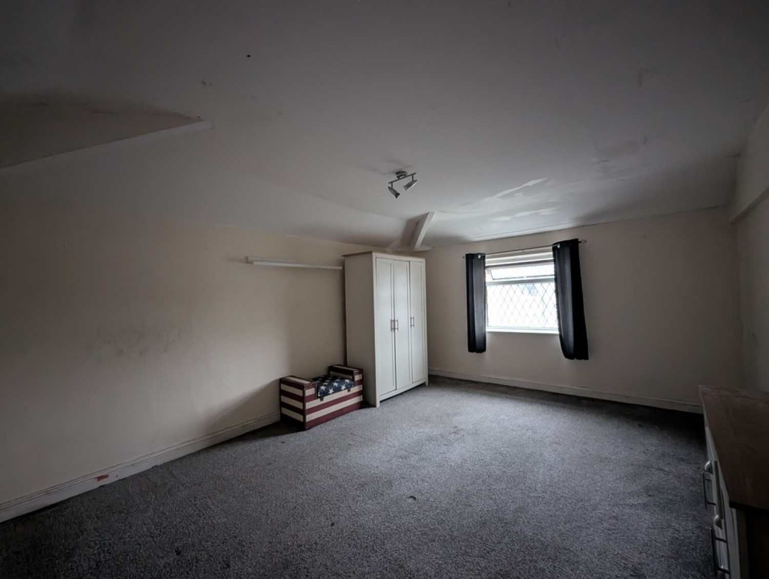 3 bedroom House for Sale Halifax Road, Brighouse