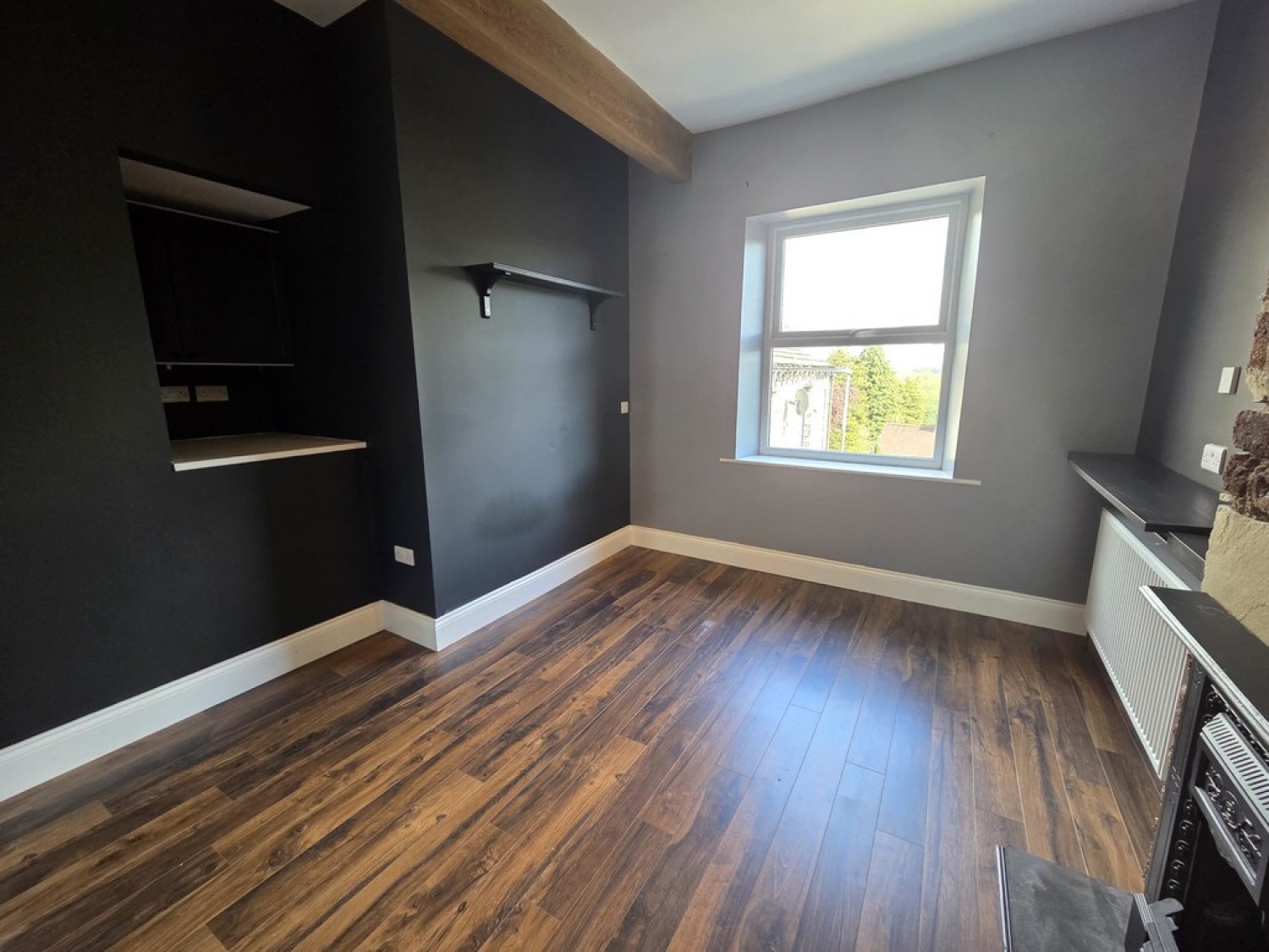 2 bedroom House for Letting Lower Wellhouse