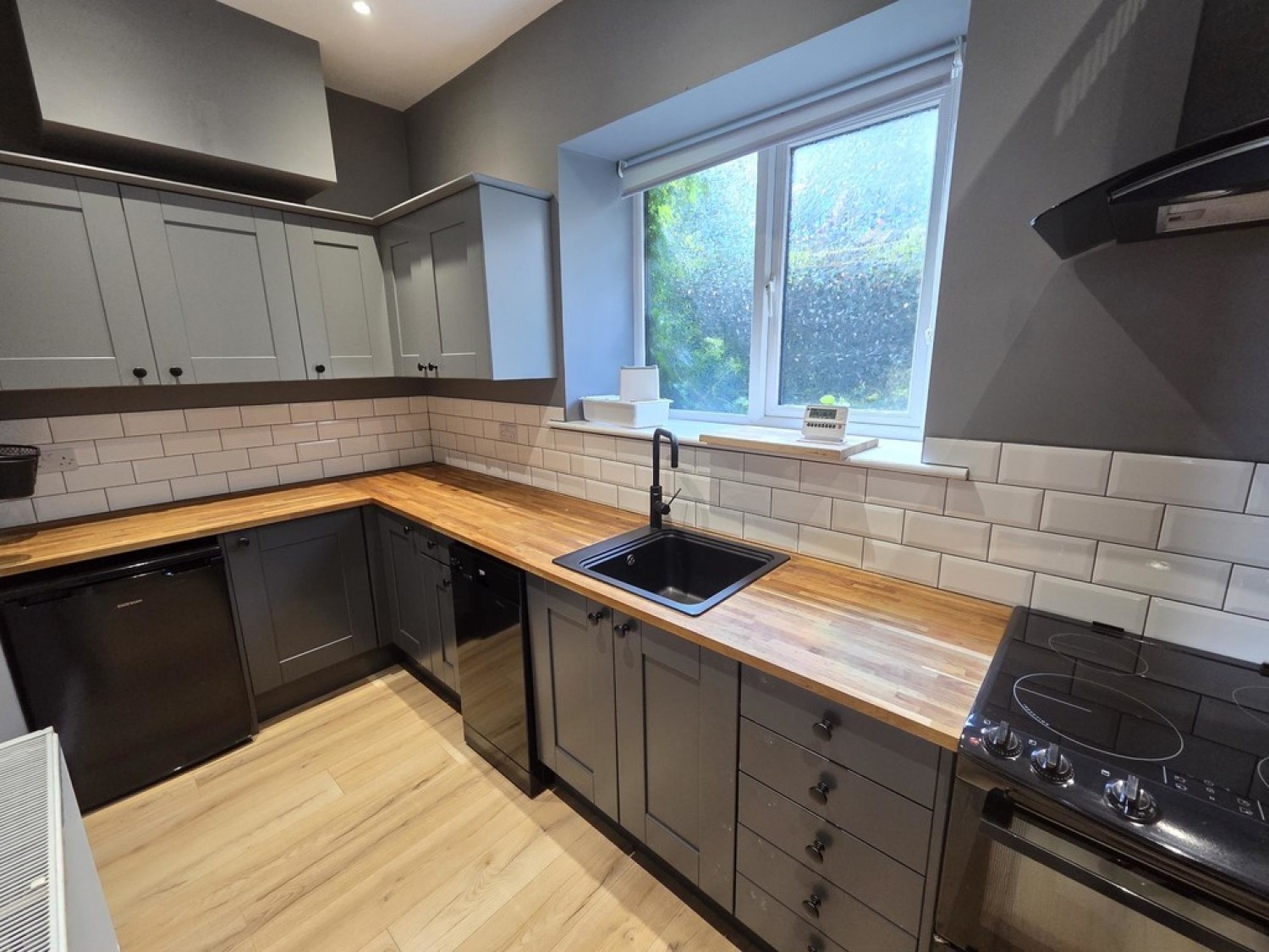 2 bedroom House for Letting Lower Wellhouse