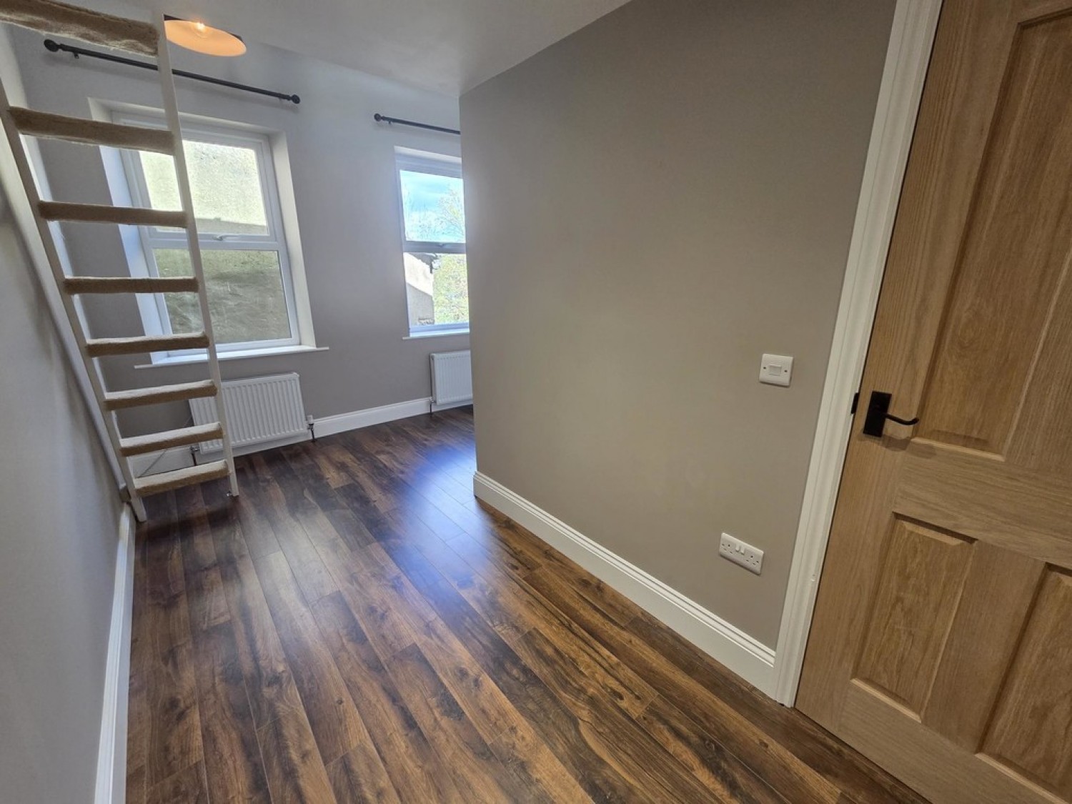 2 bedroom House for Letting Lower Wellhouse