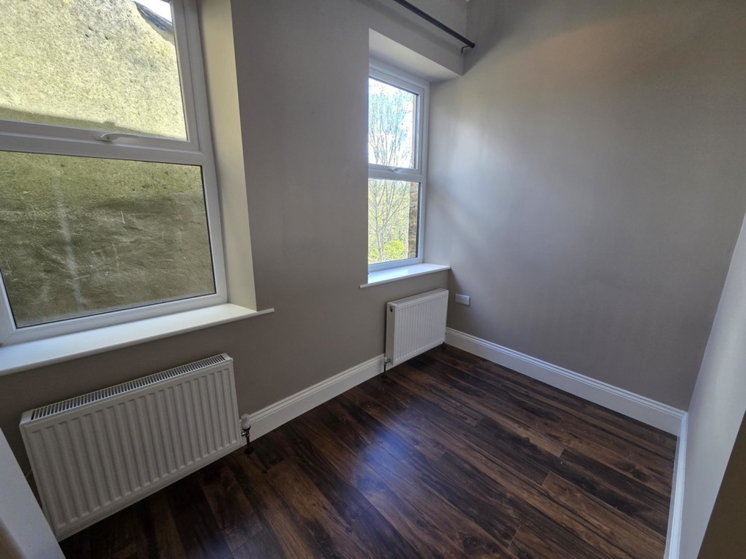 2 bedroom House for Letting Lower Wellhouse