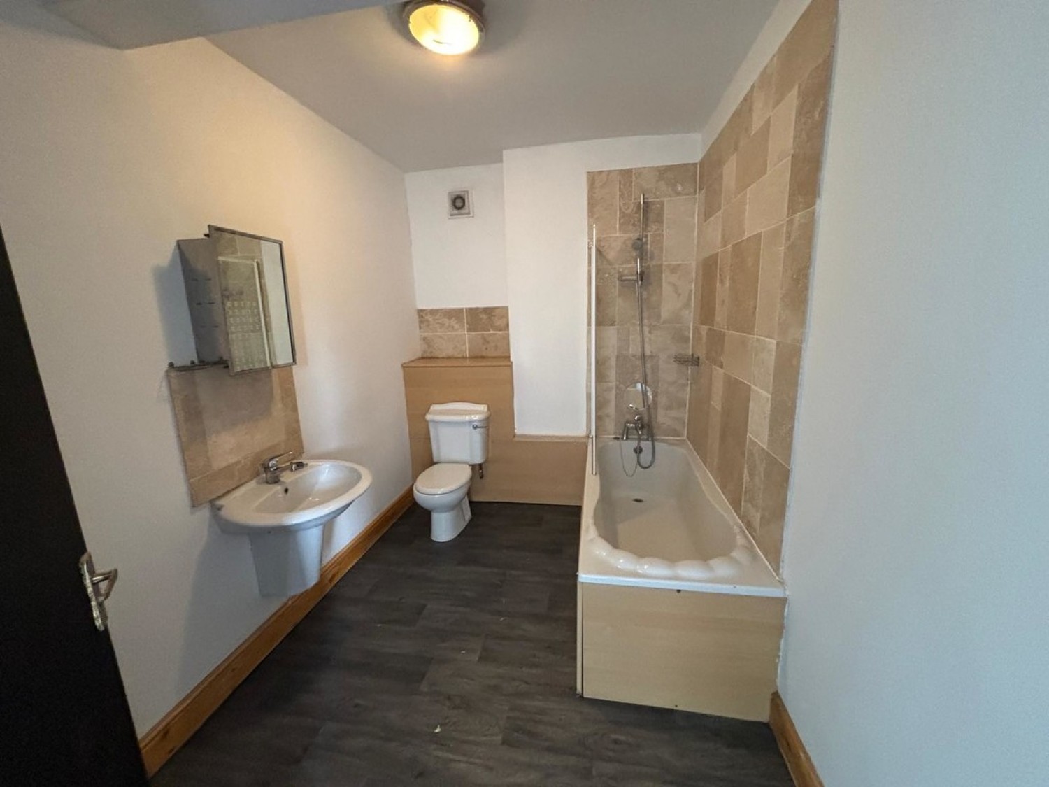 1 bedroom Flat for Letting Station Road, Slaithwaite
