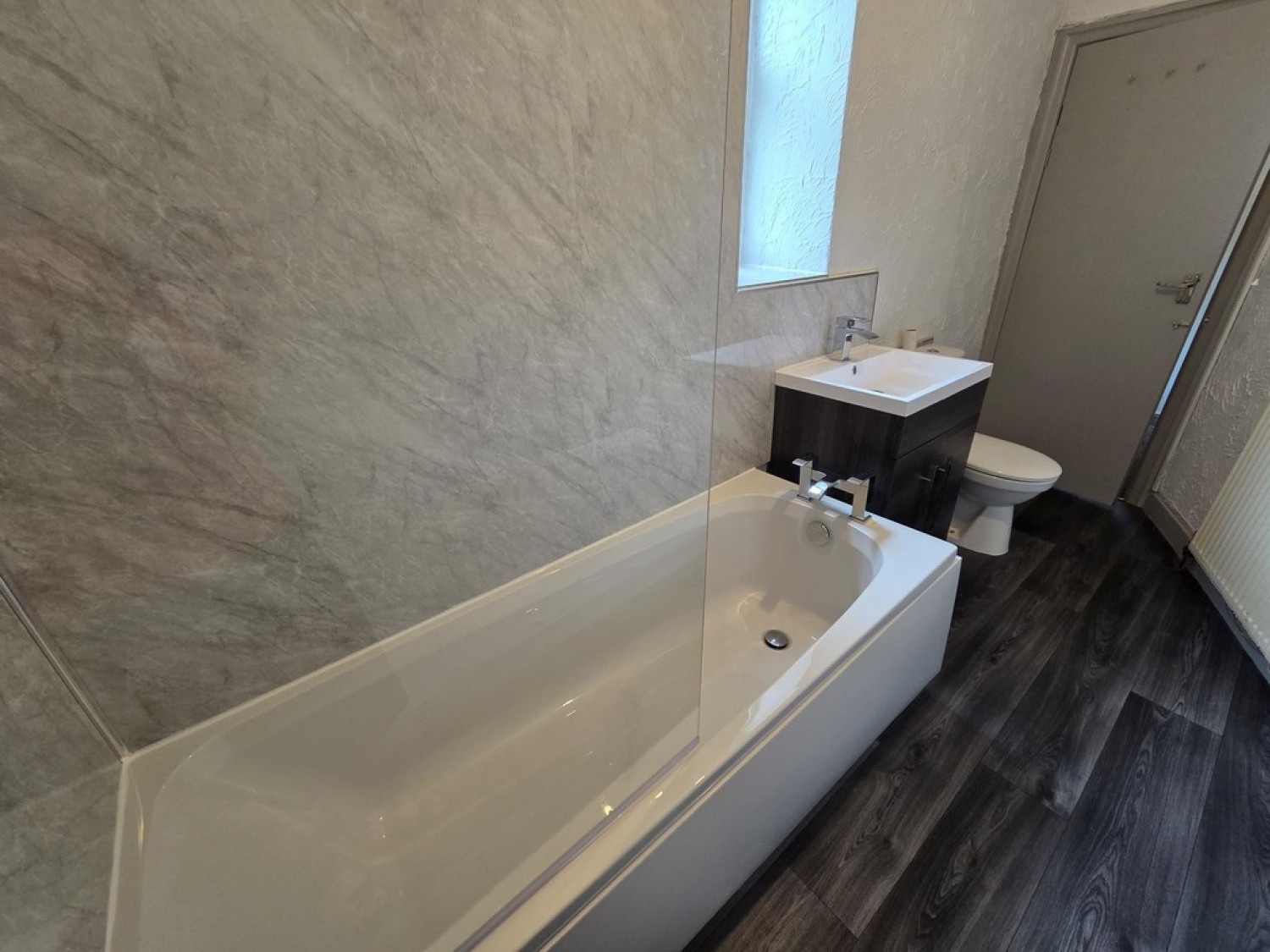 2 bedroom House for Letting Britannia Road, Huddersfield