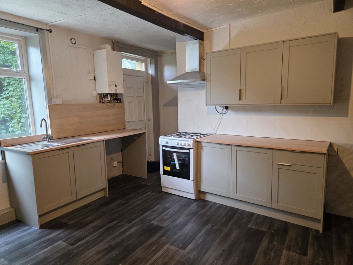 2 bedroom House for Letting Britannia Road, Huddersfield