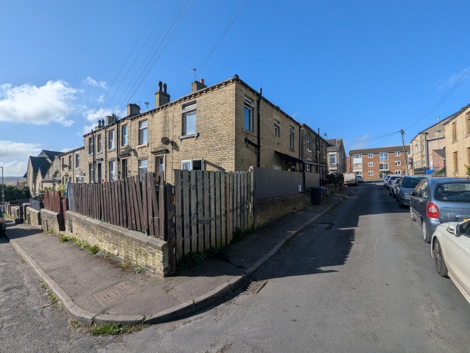 2 bedroom House for Sale Marion Street, Brighouse