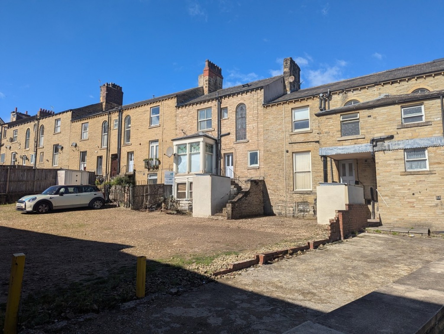 1 bedroom Flat for Letting Clare Hill, Huddersfield