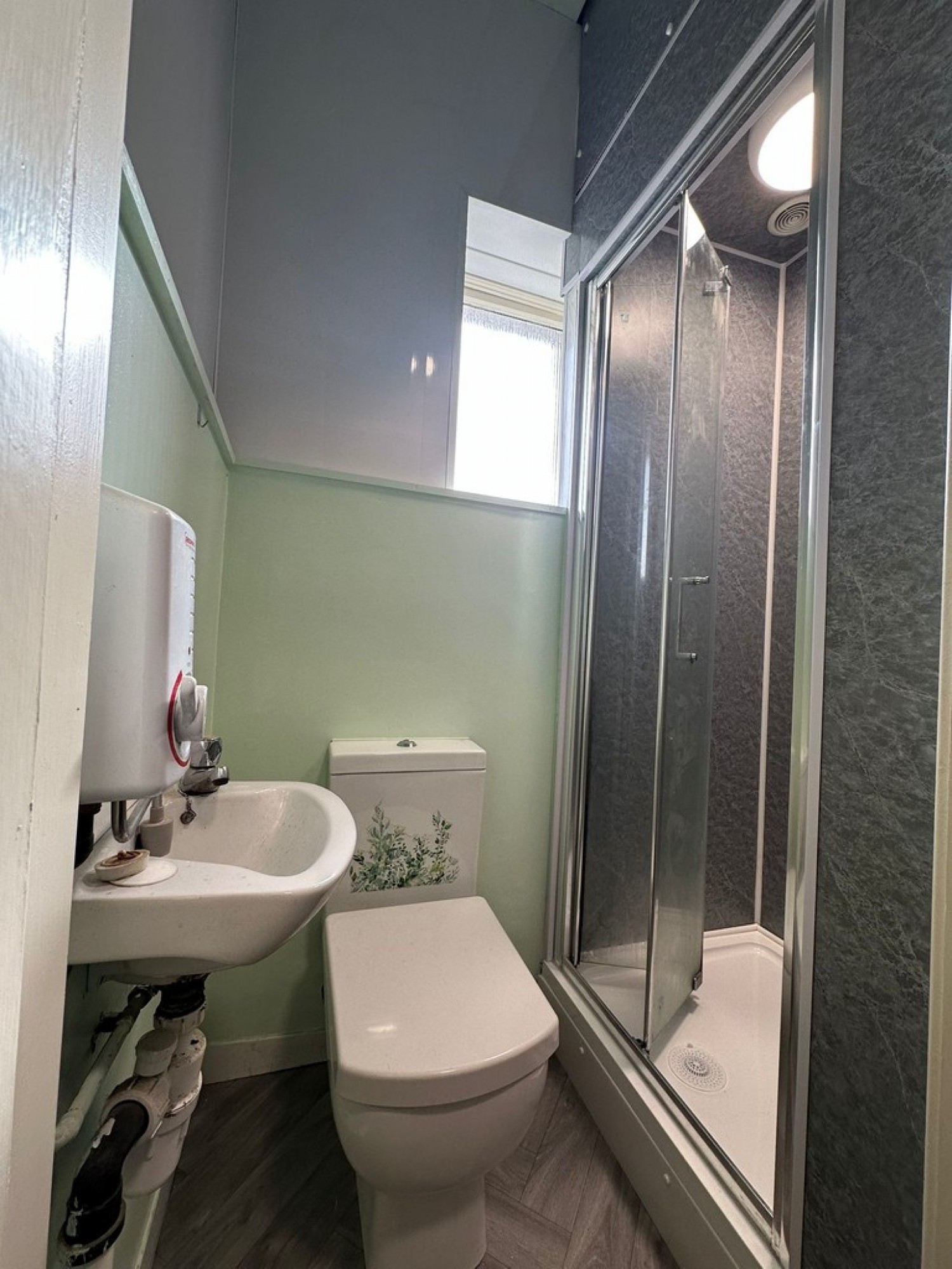 1 bedroom Flat for Letting Clare Hill, Huddersfield