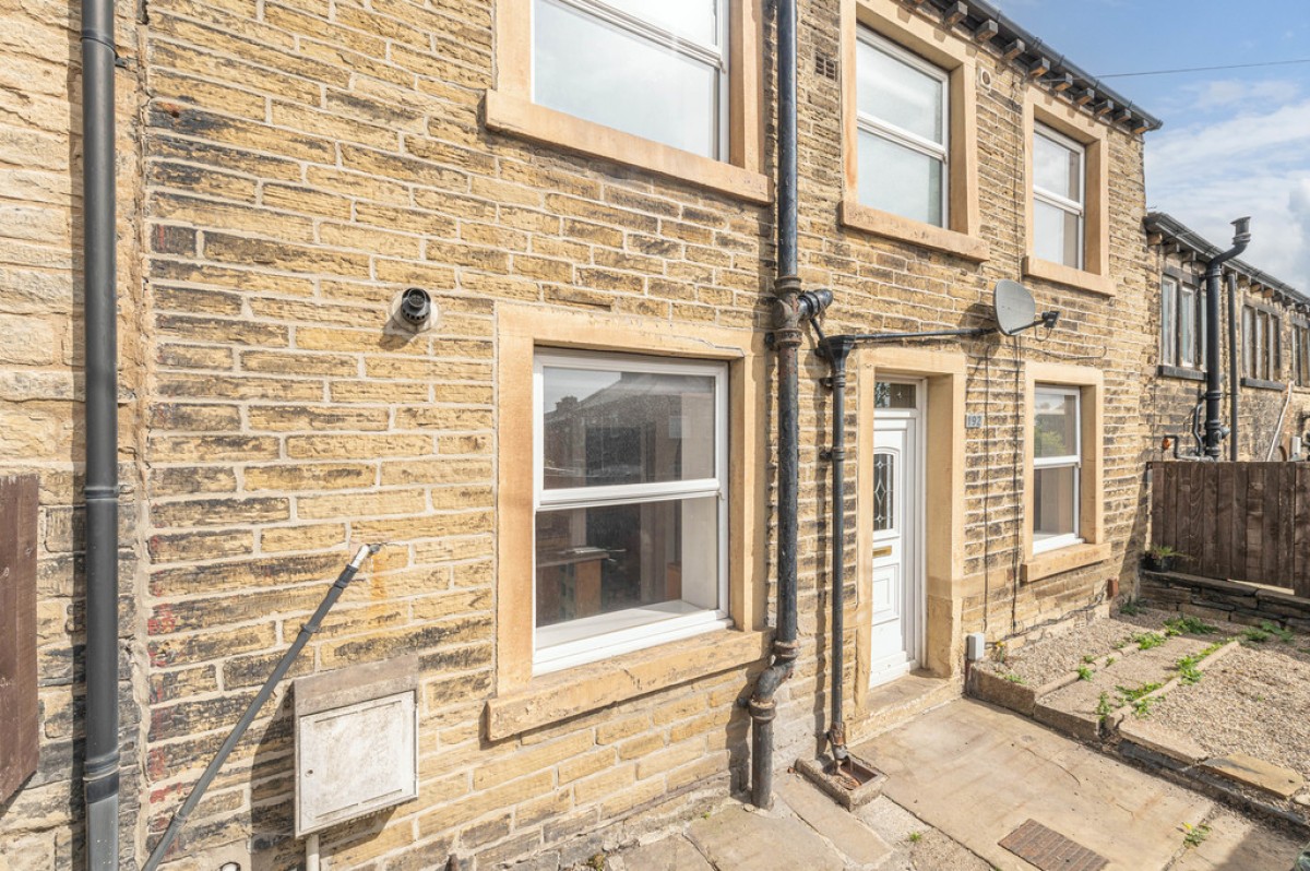 Blackmoorfoot Road, Crosland Moor