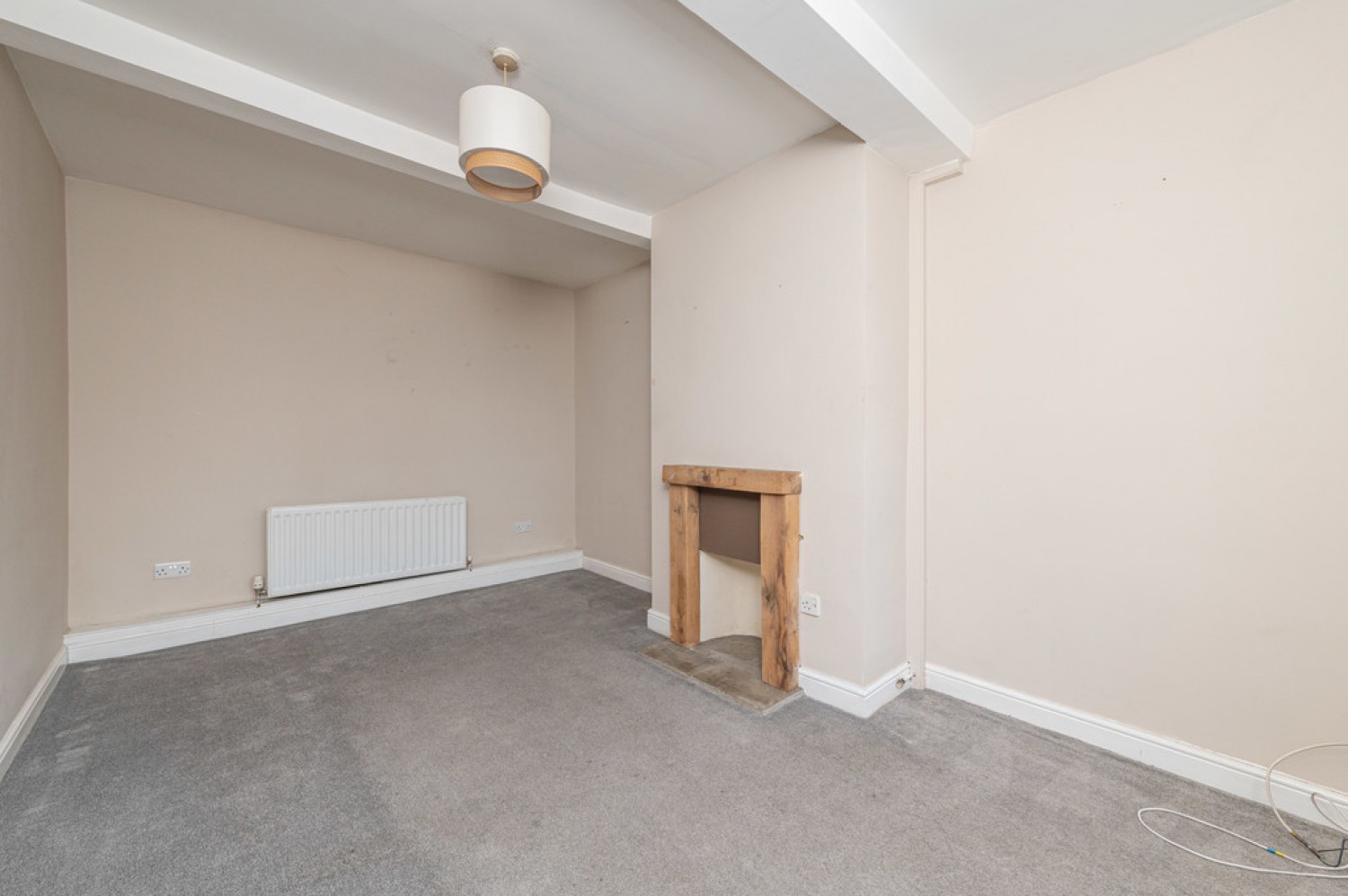 2 bedroom House for Sale Blackmoorfoot Road, Crosland Moor