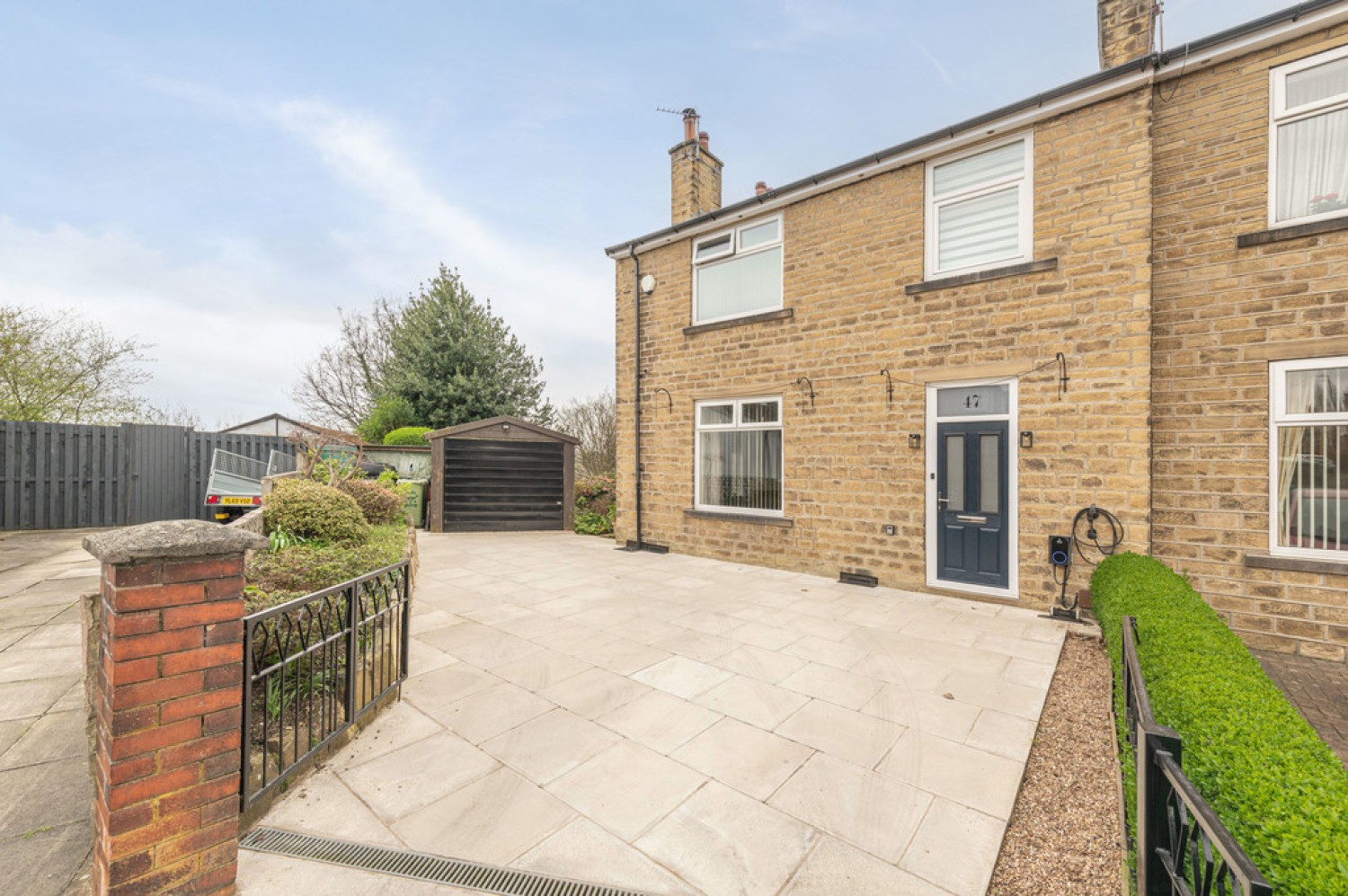 2 bedroom House for Sale West Close, Fartown